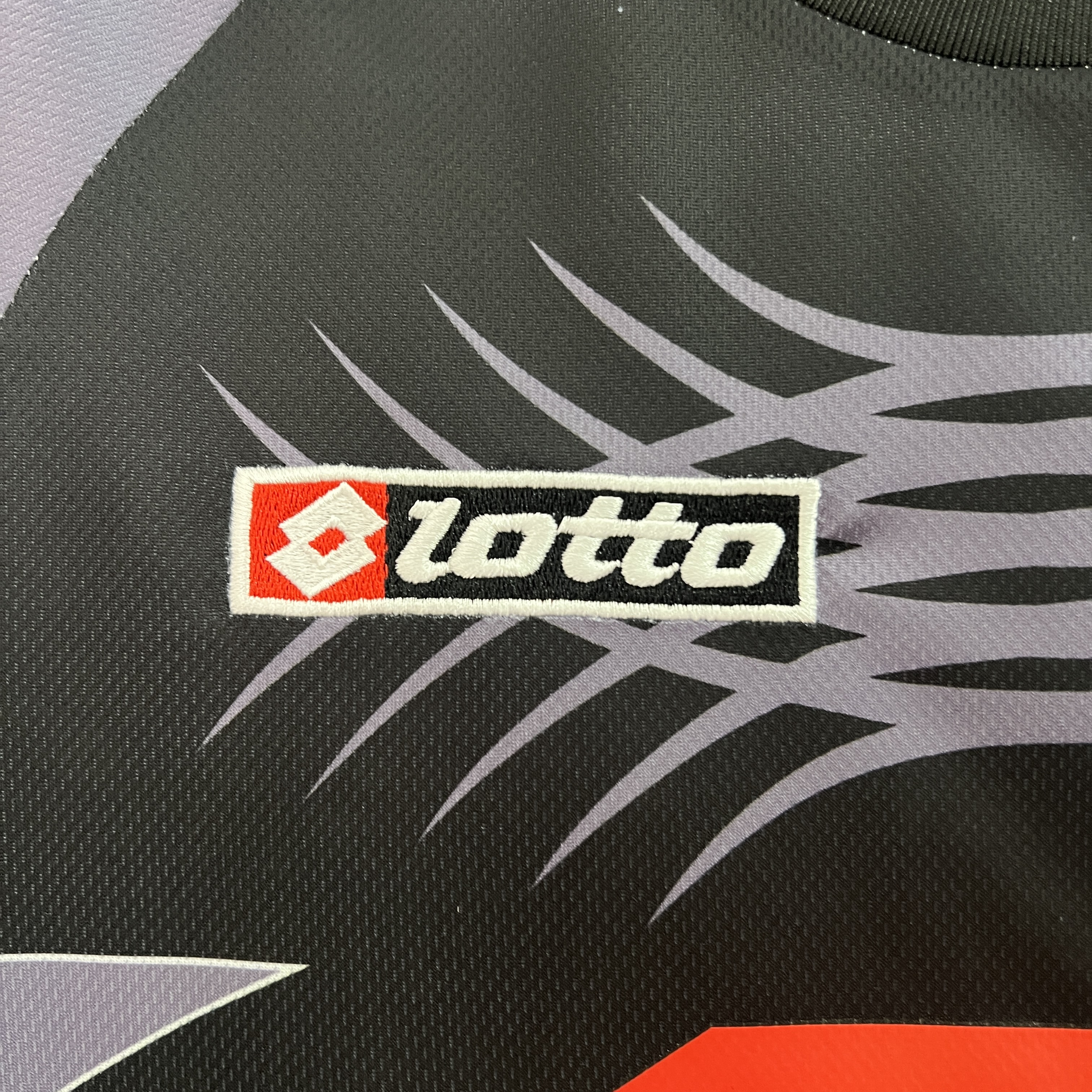 Retro Juventus 2001-02 Black Goalkeeper Jersey - SOCCERDEALSHOP