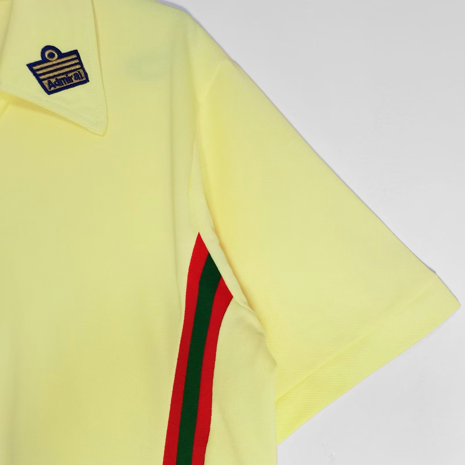 Retro Wales 1976 Away Stadium Jersey - SOCCERDEALSHOP