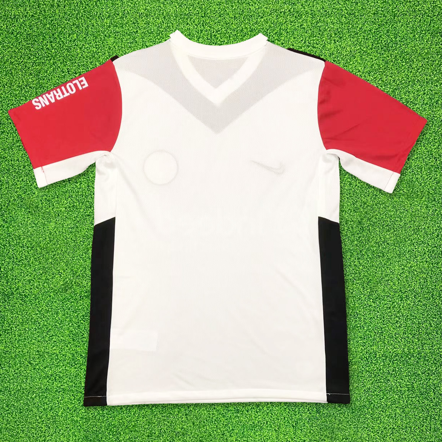 Frankfurt 24-25 Home Stadium Jersey - Fans Version - SOCCERDEALSHOP