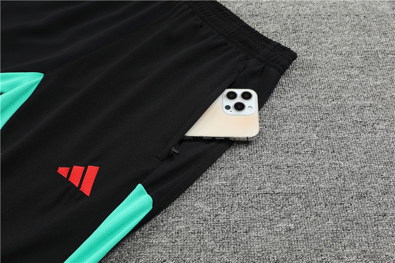 Manchester United 23-24 Kids Long Sleeve Training Set Black - SOCCERDEALSHOP