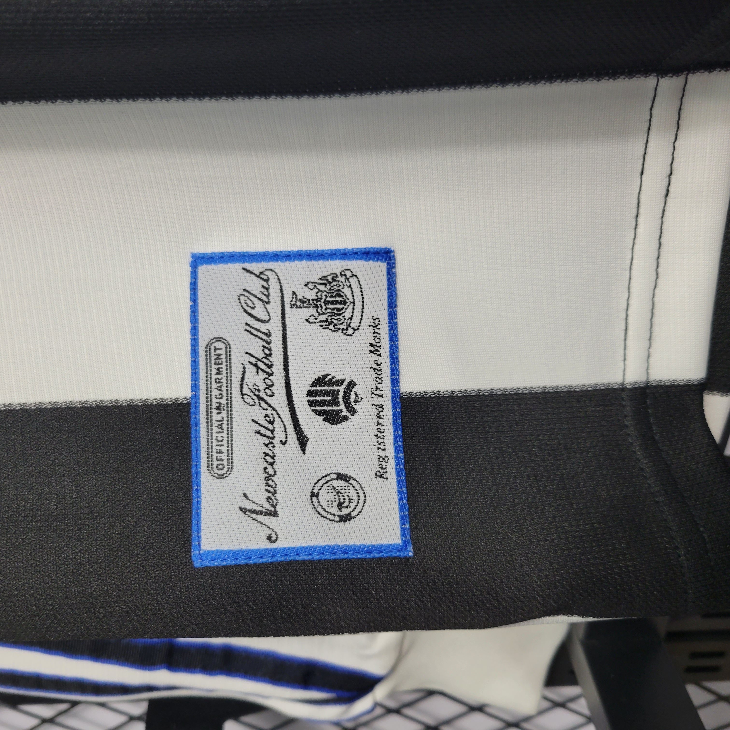 Retro Newcastle United 1995-97 Home Long Sleeve Jersey - SOCCERDEALSHOP