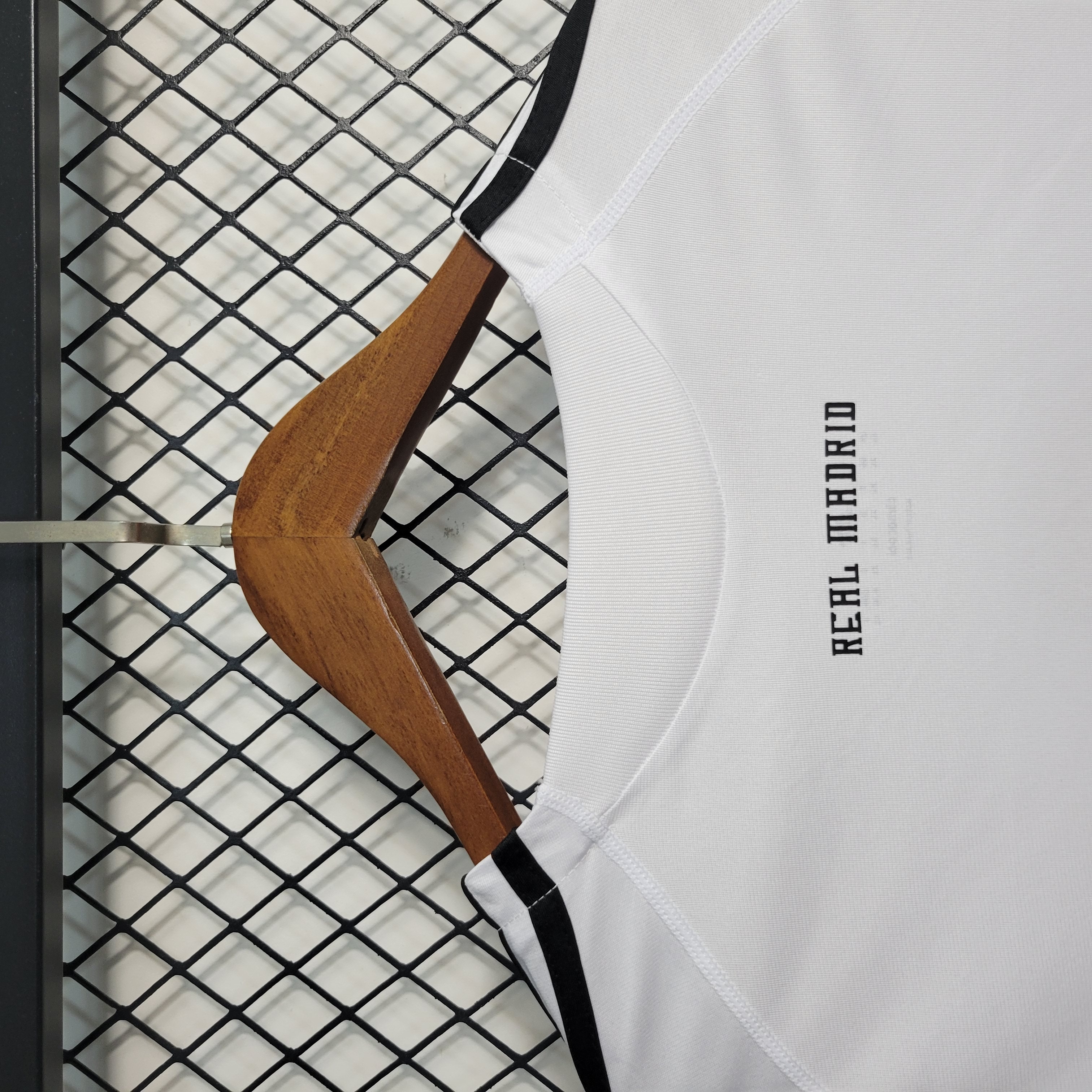 Retro Real Madrid 09-10 Home Stadium Jersey - SOCCERDEALSHOP