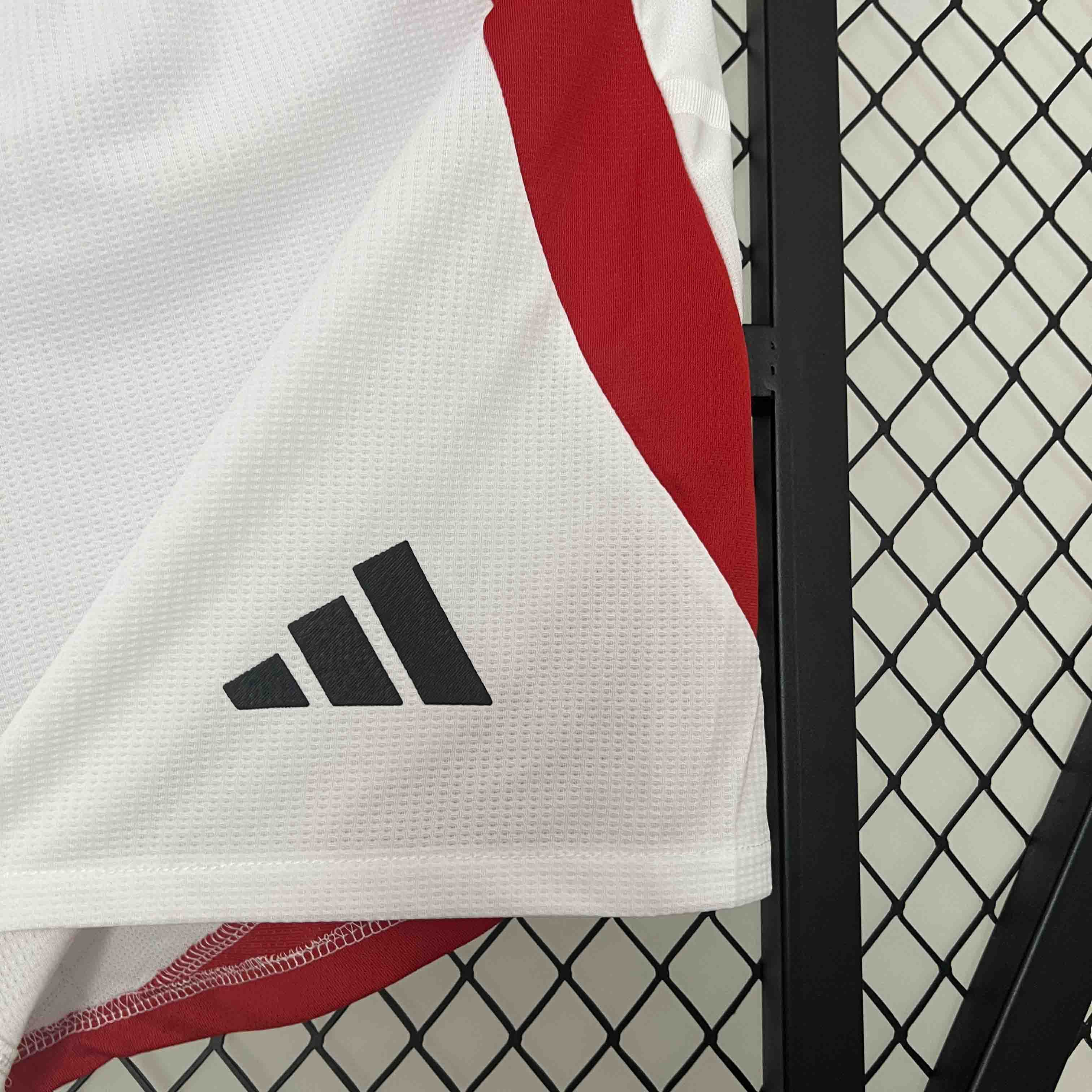 Manchester United 2024-25 Home Shorts - Player Version - SOCCERDEALSHOP