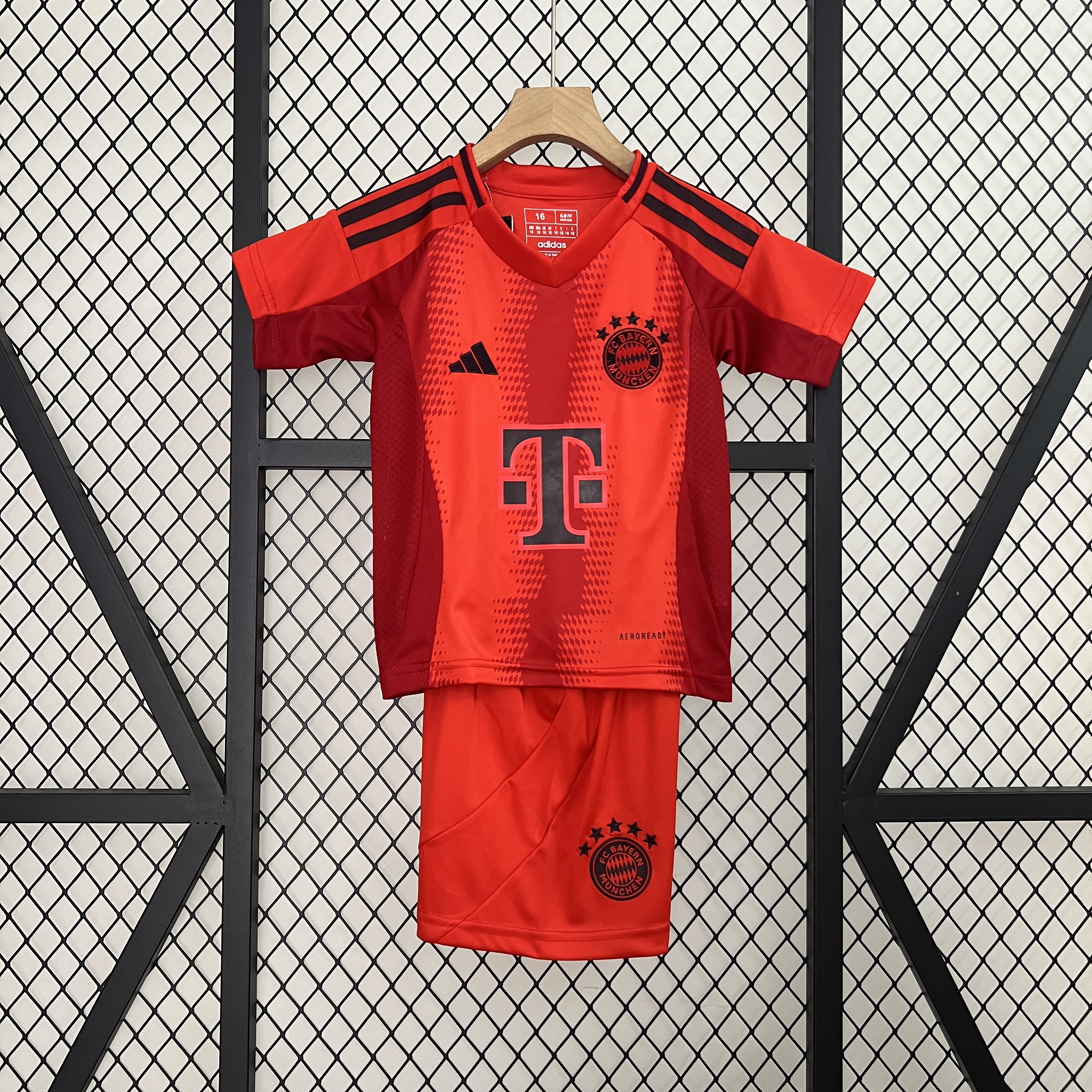 Bayern Munich 24-25 Home Kids Kit - Fans Version - SOCCERDEALSHOP