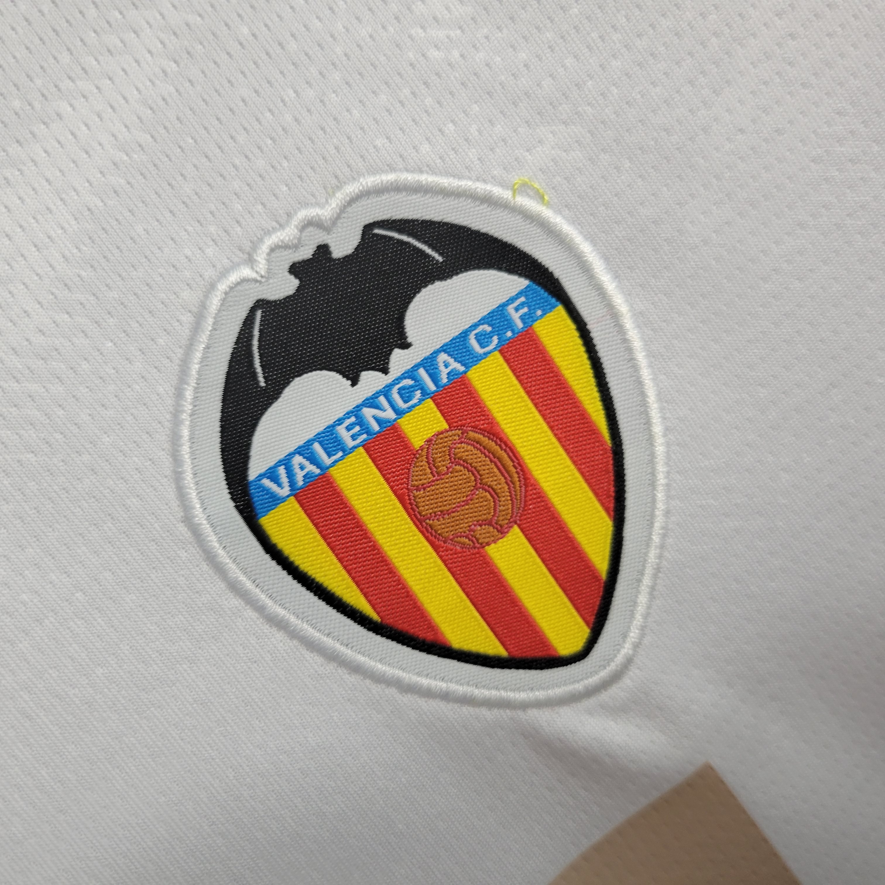 Valencia 23-24 Home Kids Kit - SOCCERDEALSHOP