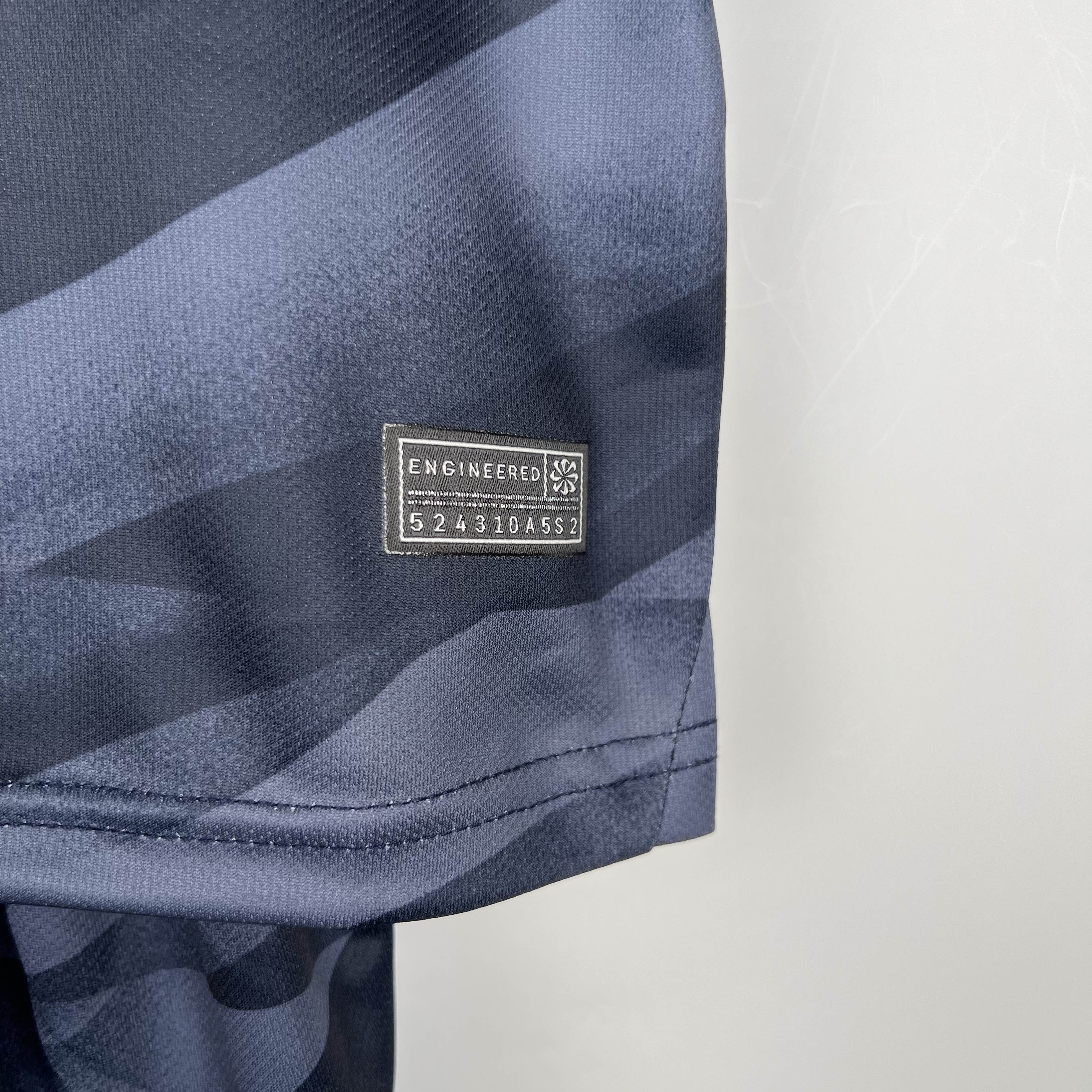 Liverpool 23-24 Black Goalkeeper Kids Kit - SOCCERDEALSHOP