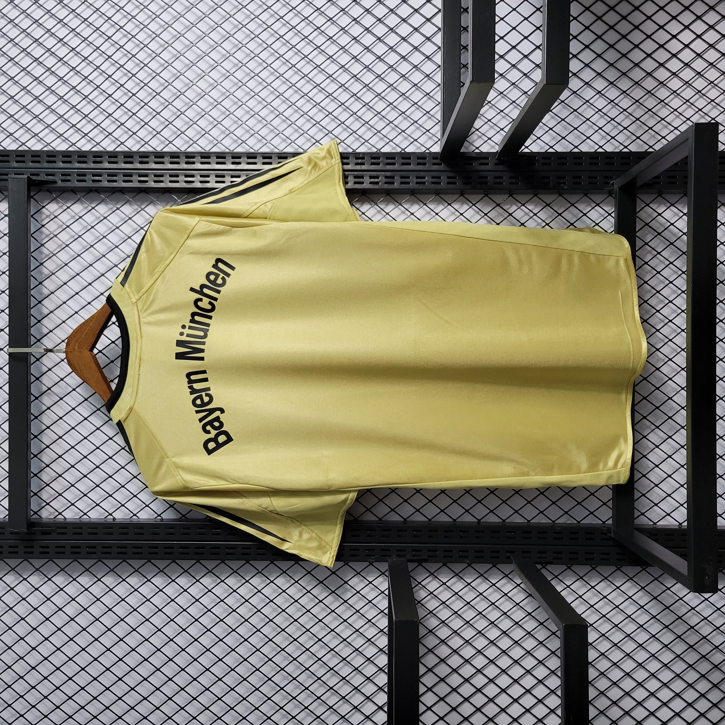 Bayern Munich Retro 04-05 Away Shirt - SOCCERDEALSHOP