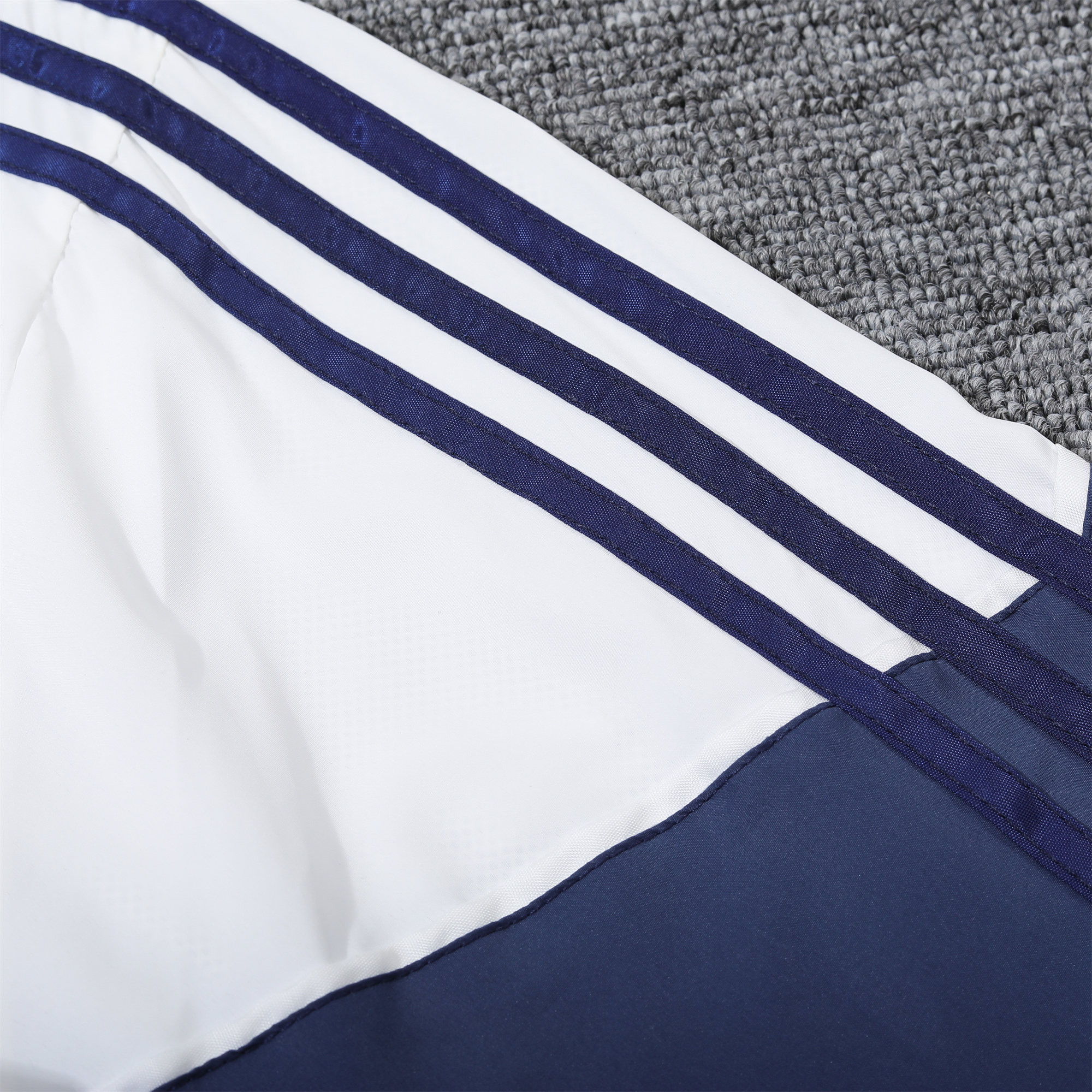 Real Madrid 24-25 White Hooded Windbreaker - Player Version - SOCCERDEALSHOP