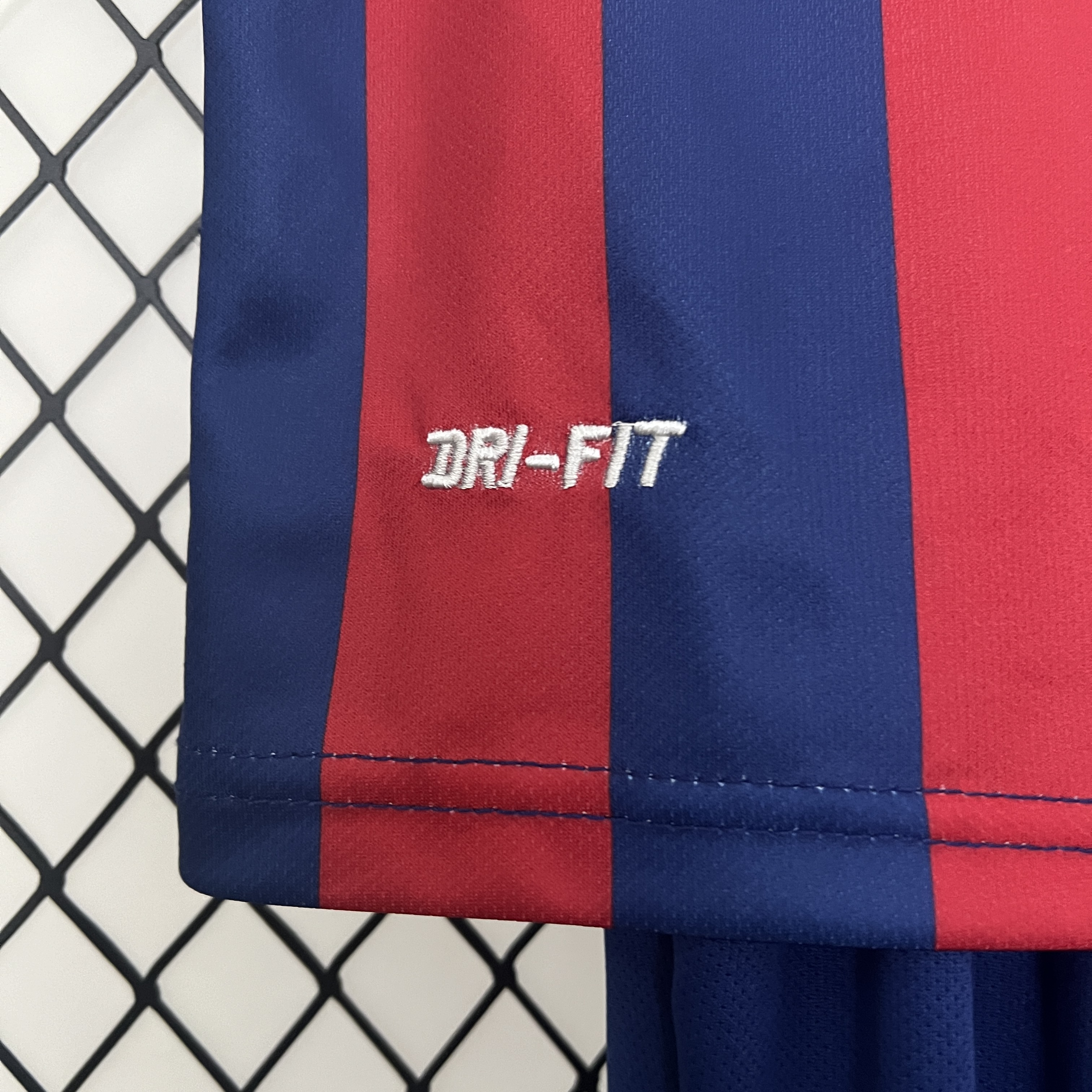 Retro B.A.R.S.A 2013-14 Home Stadium Kids Kit - SOCCERDEALSHOP