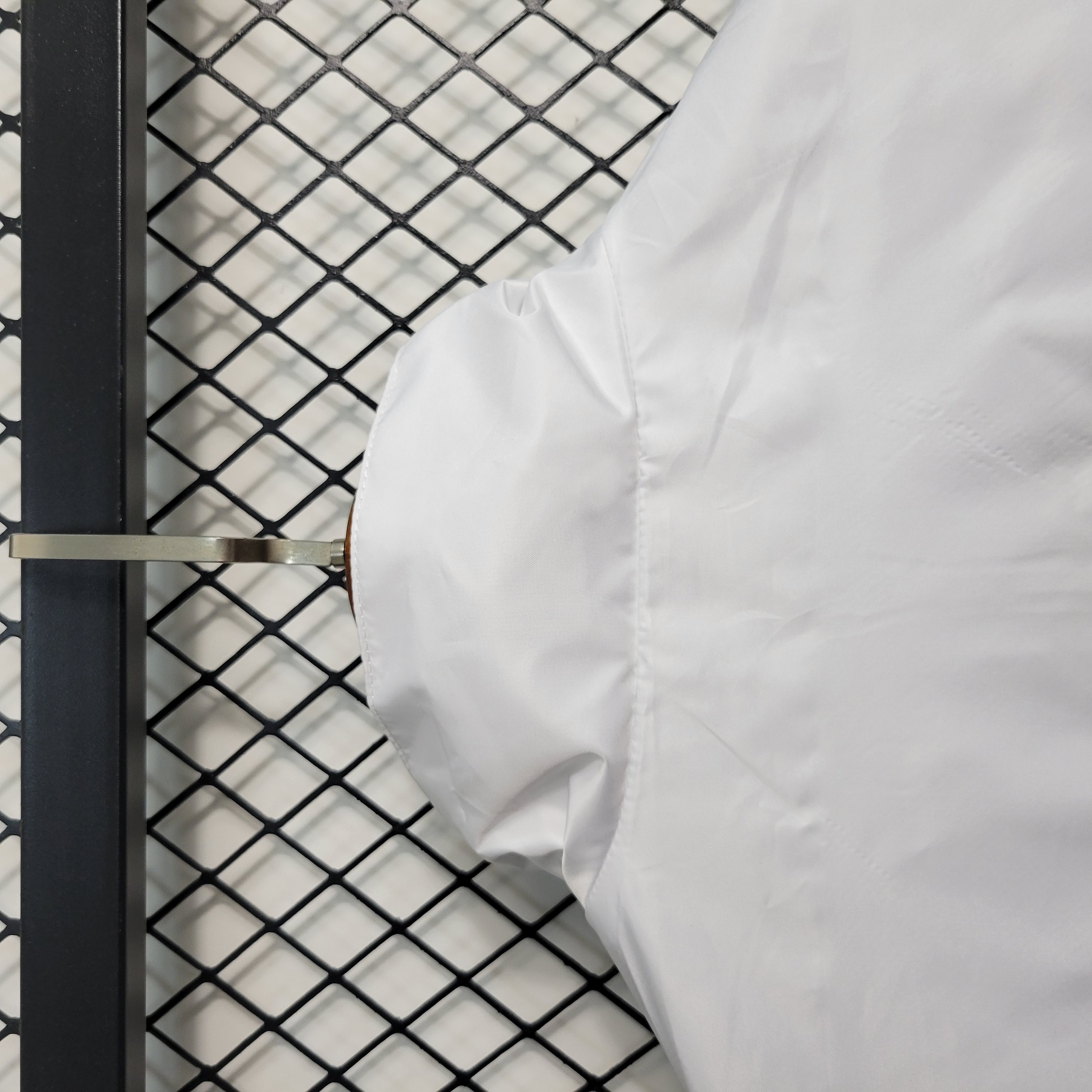 23-24 AC Milan White Windbreaker S-XXL - SOCCERDEALSHOP