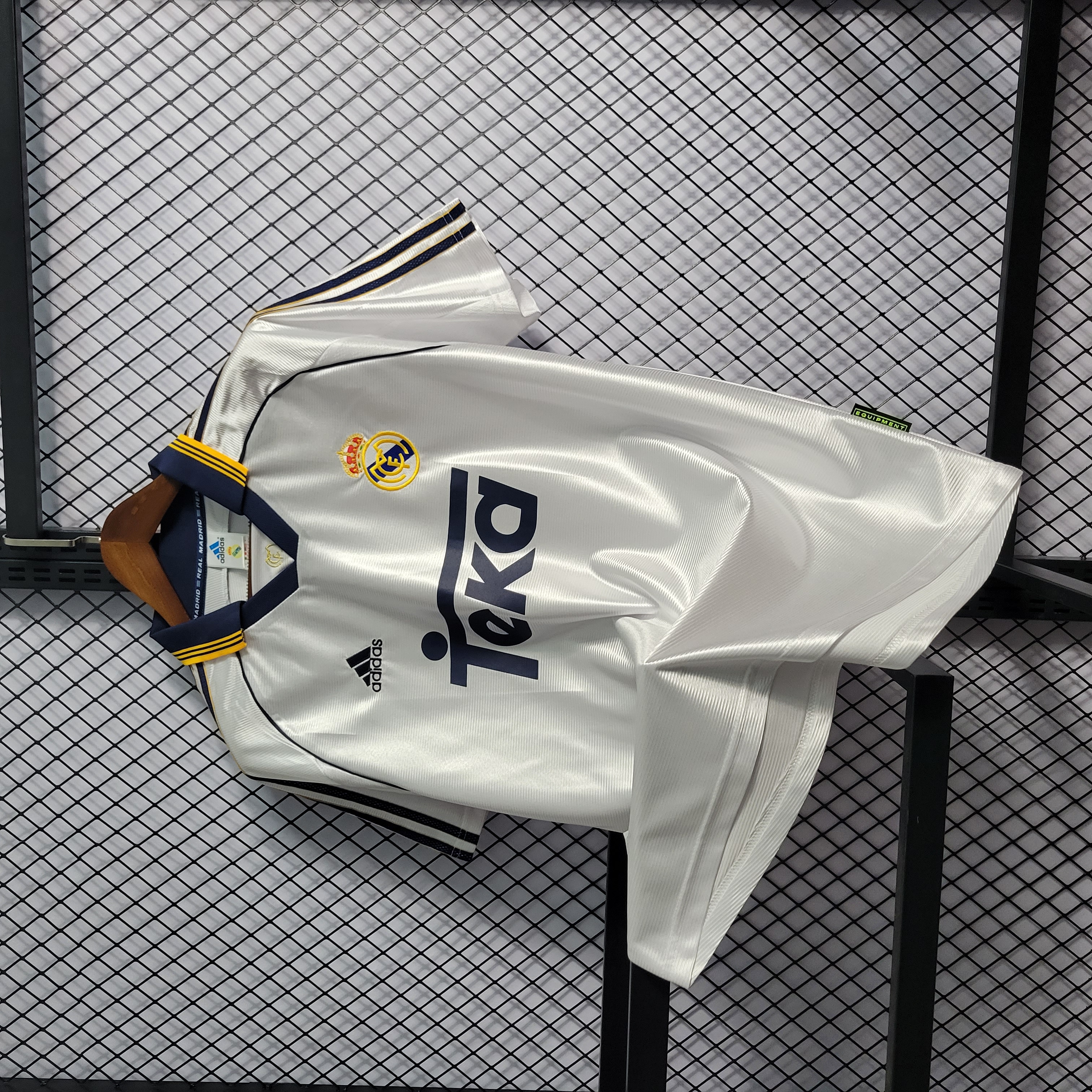 Retro Real Madrid 1998-00 Home Stadium Jersey - SOCCERDEALSHOP