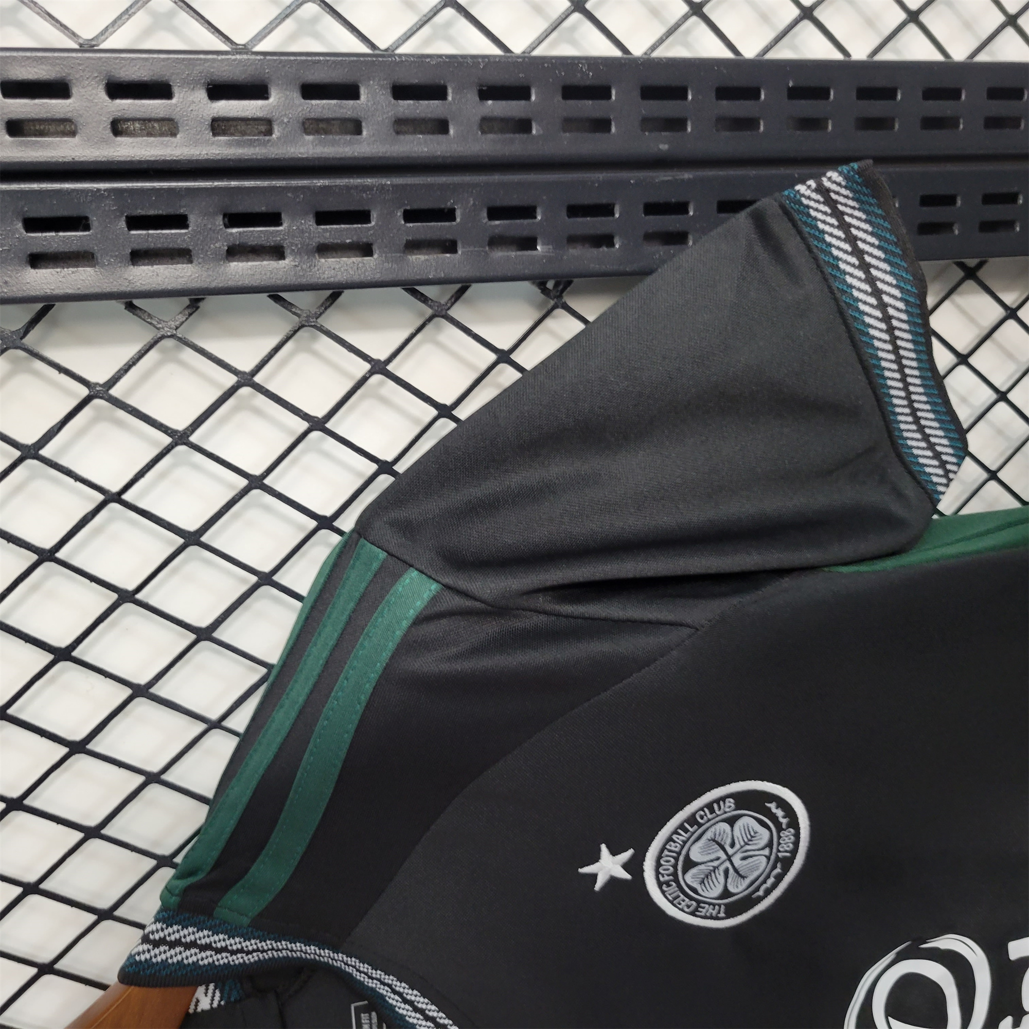 Celtic 23-24 Away Kids Kit - SOCCERDEALSHOP