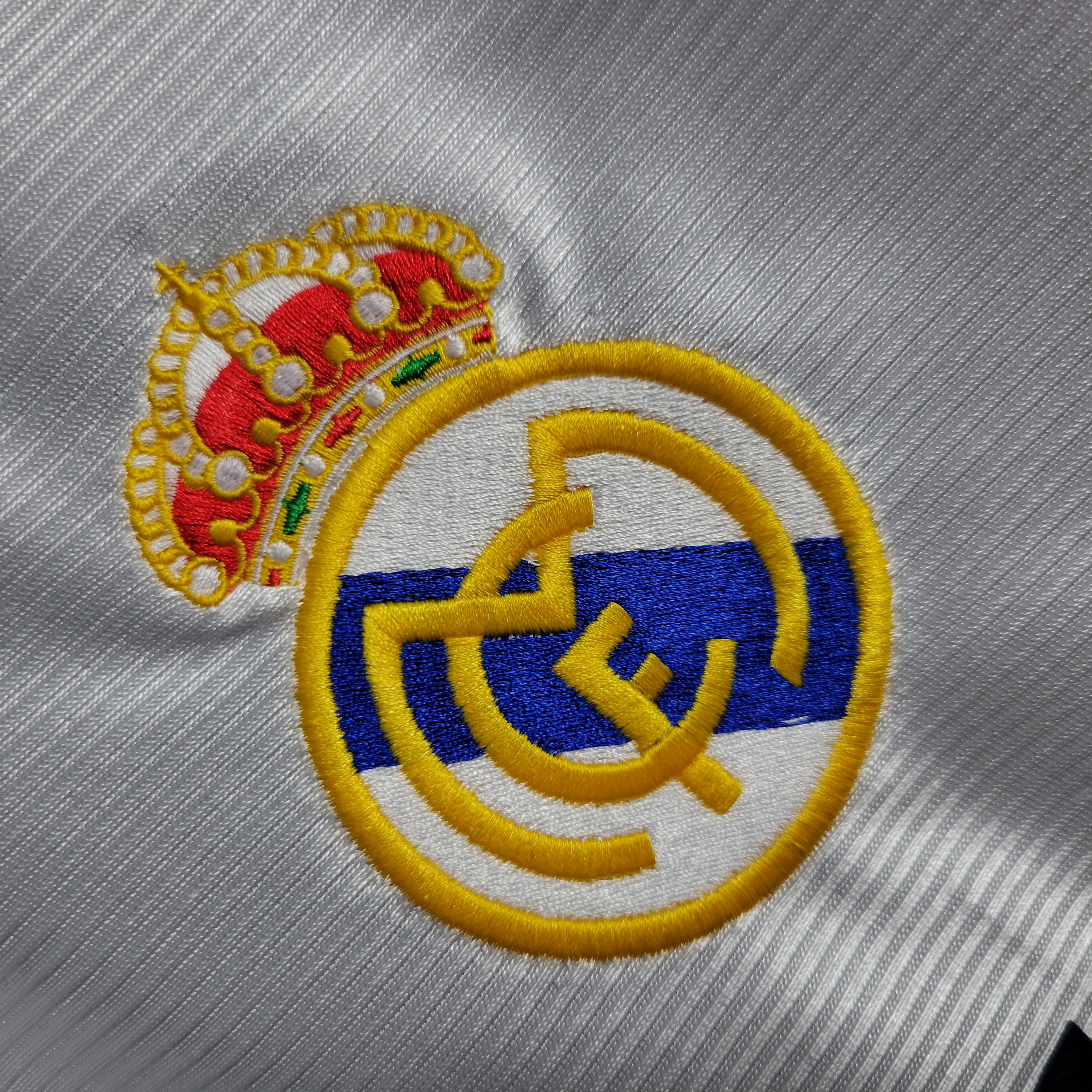 Retro Real Madrid 1998-00 Home Stadium Jersey - SOCCERDEALSHOP