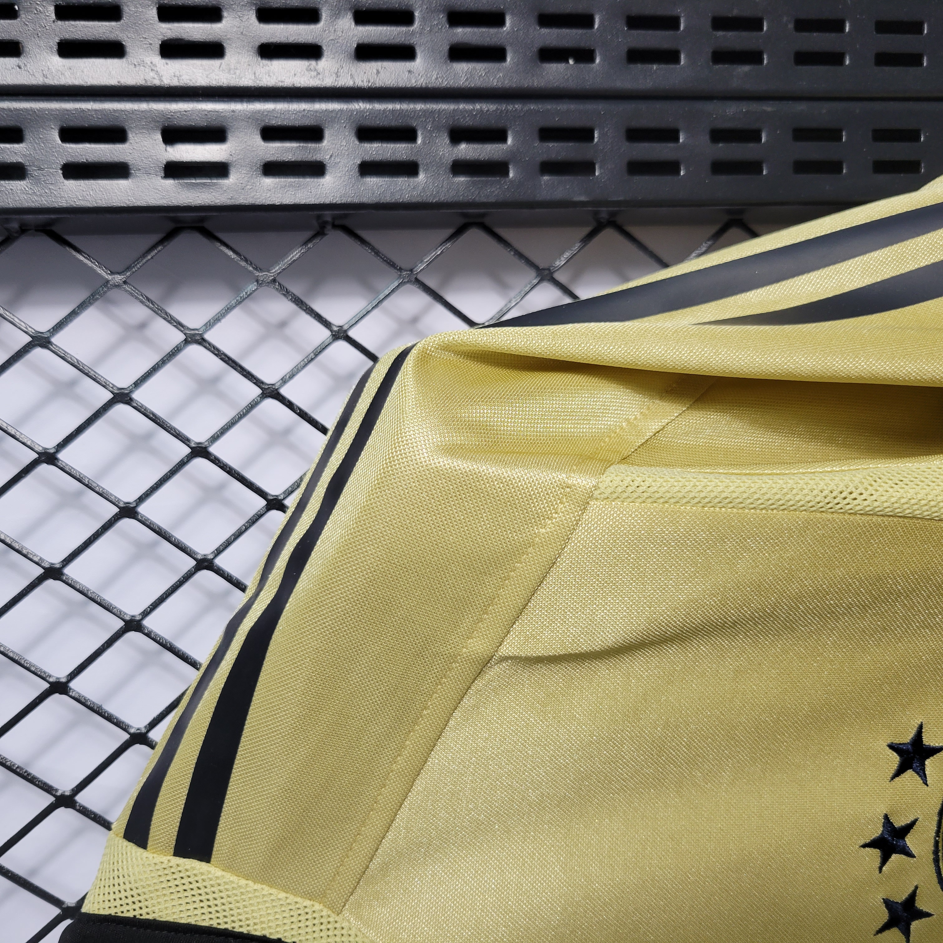 Bayern Munich Retro 04-05 Away Shirt - SOCCERDEALSHOP