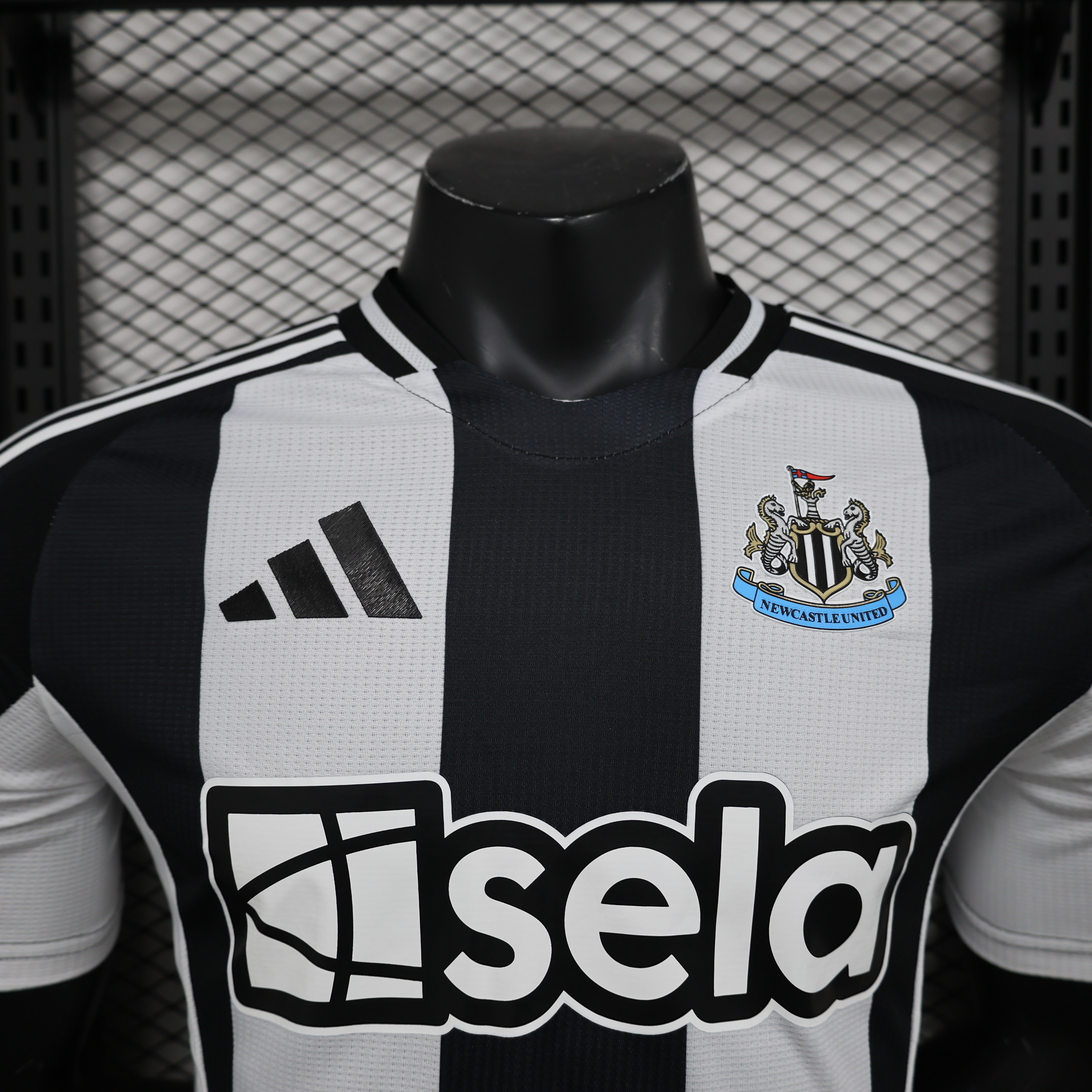 Newcastle United 24-25 Home Stadium Jersey - Player Version - SOCCERDEALSHOP