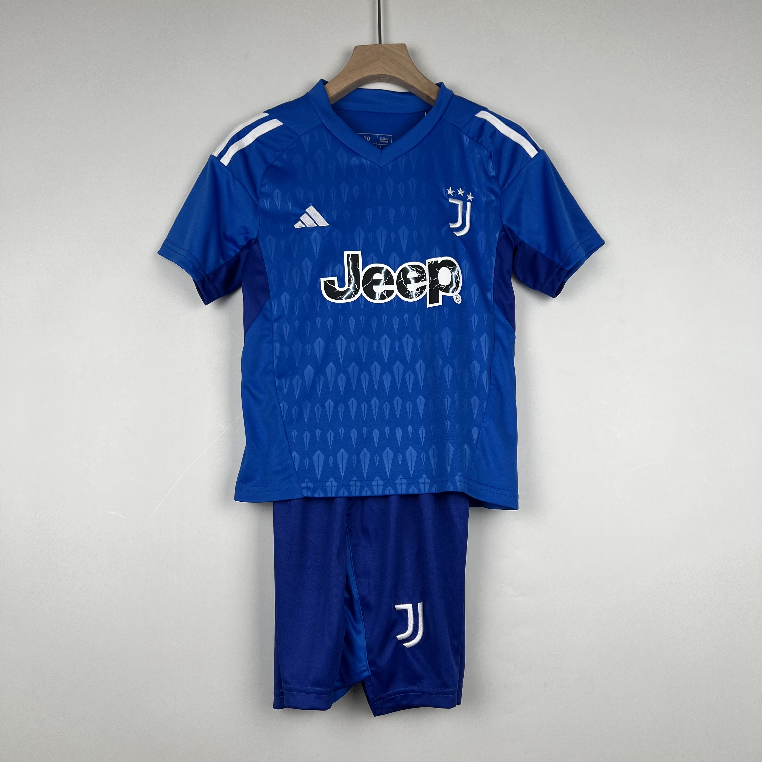 23/24 Juventus Goalkeeper Blue Kid Kit - Size:16-28 - SOCCERDEALSHOP