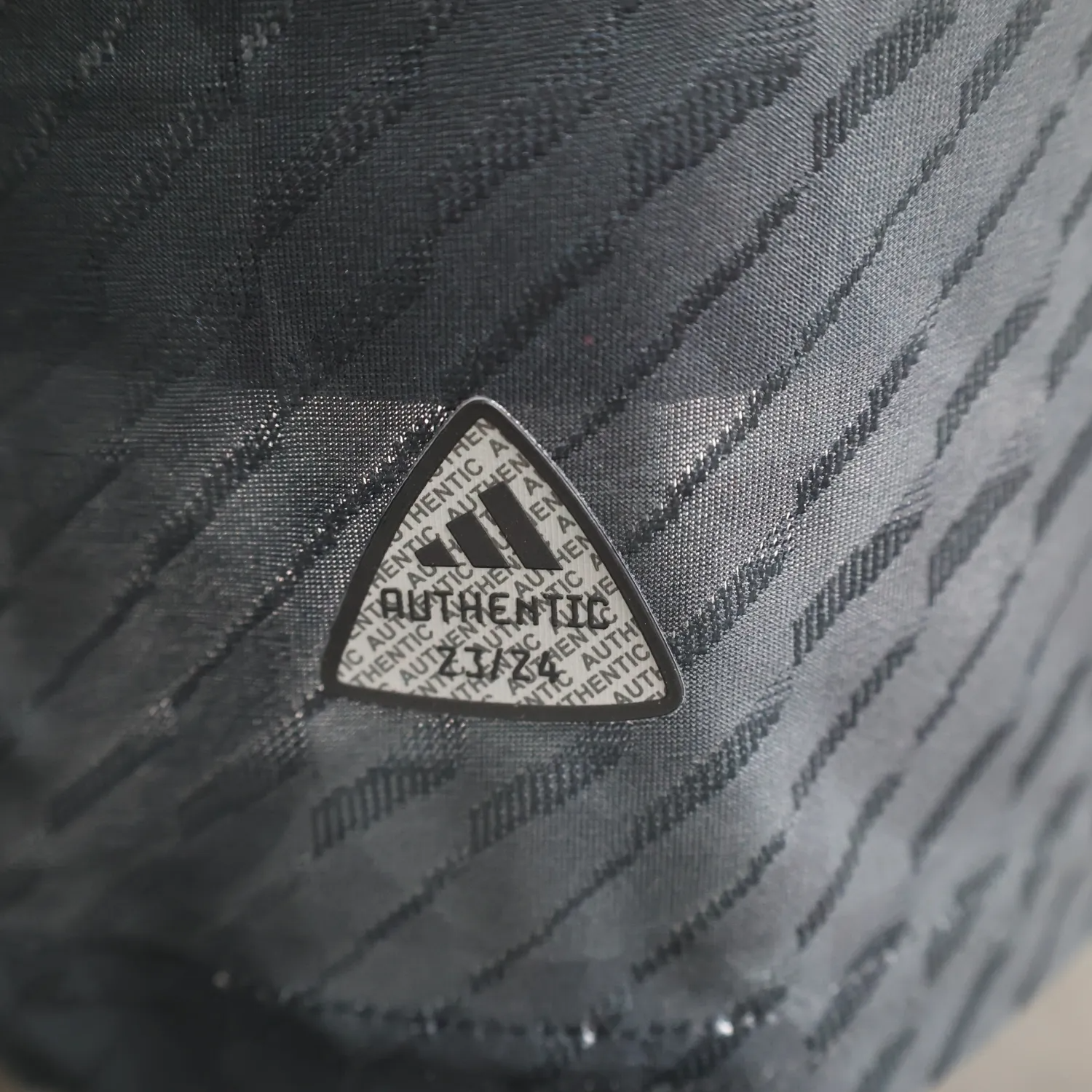 Arsenal 23-24 LOVE UNITES Pre-match Jersey - Player Version - SOCCERDEALSHOP