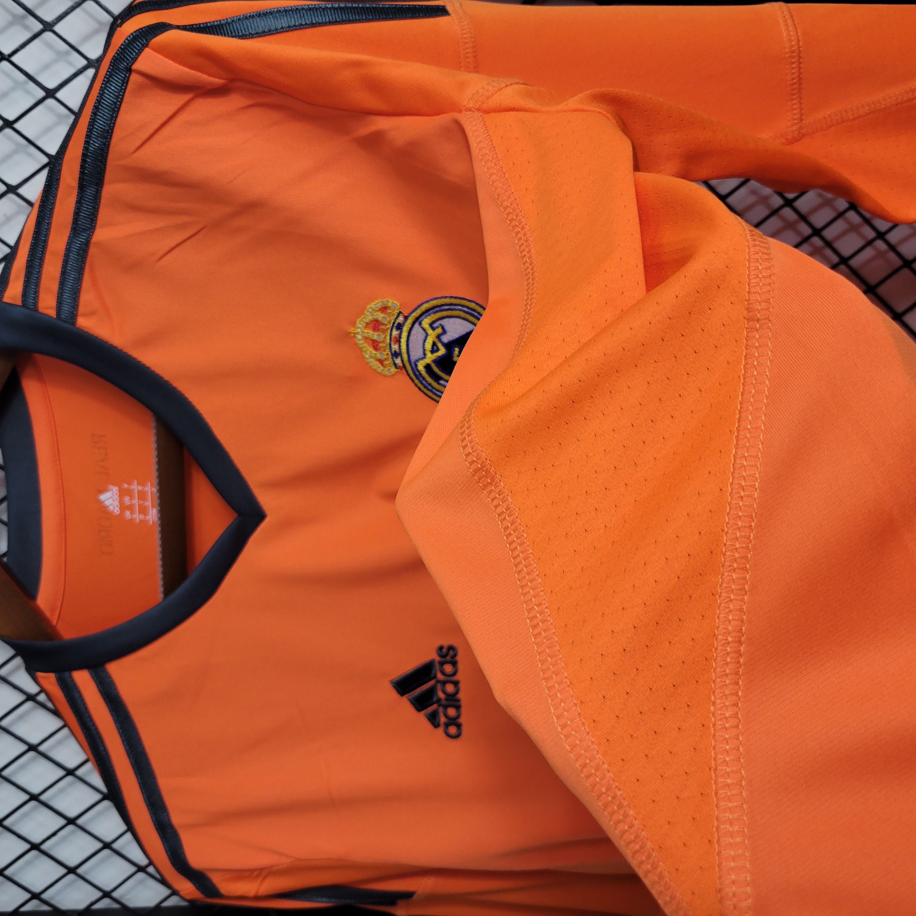 Retro Real Madrid 13-14 Third Long Sleeve Jersey - SOCCERDEALSHOP