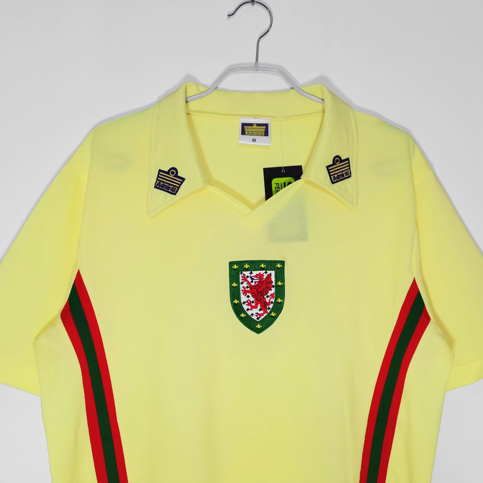 Retro Wales 1976 Away Stadium Jersey - SOCCERDEALSHOP