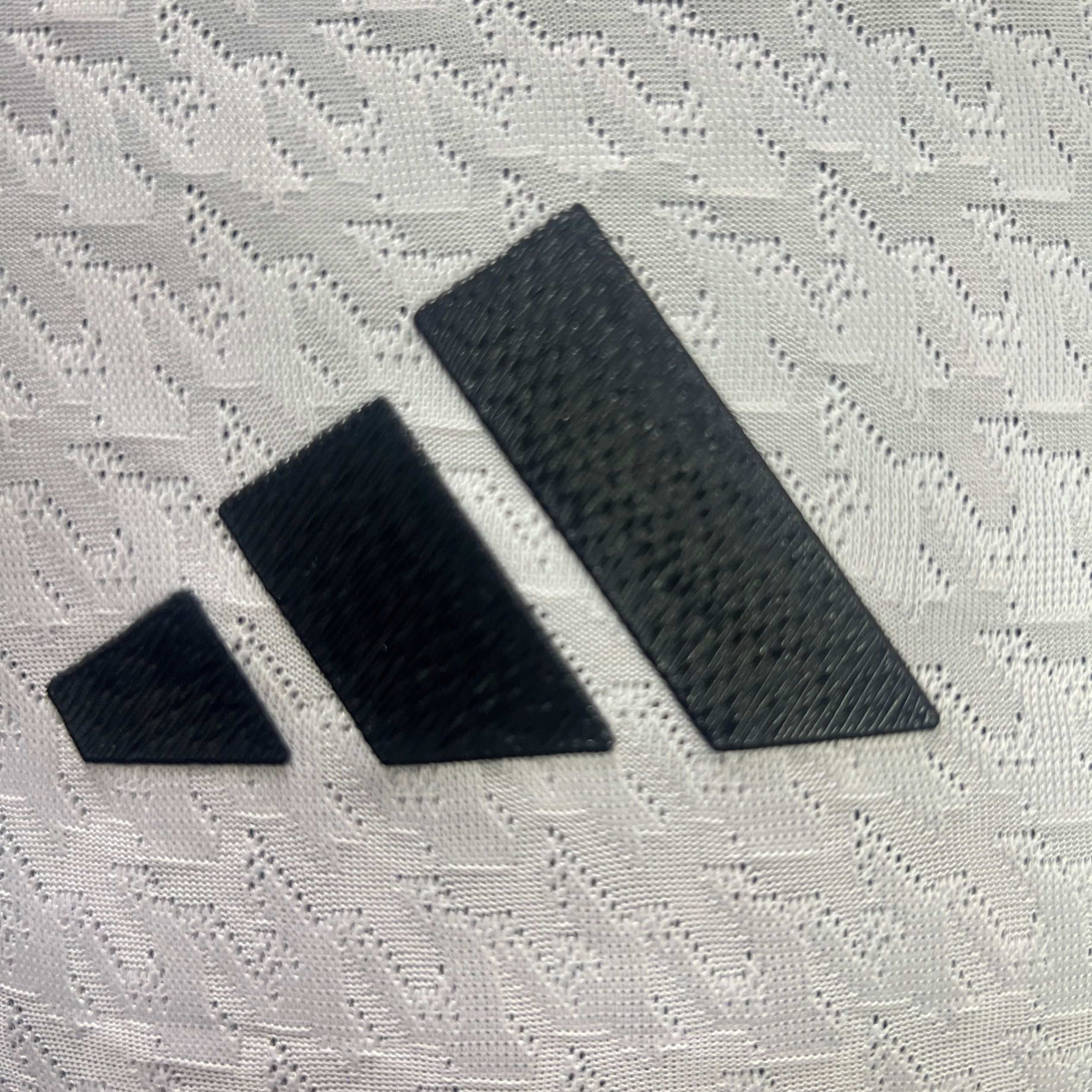 Real Madrid 24-25 Home Long Sleeve Jersey - Player Version - SOCCERDEALSHOP