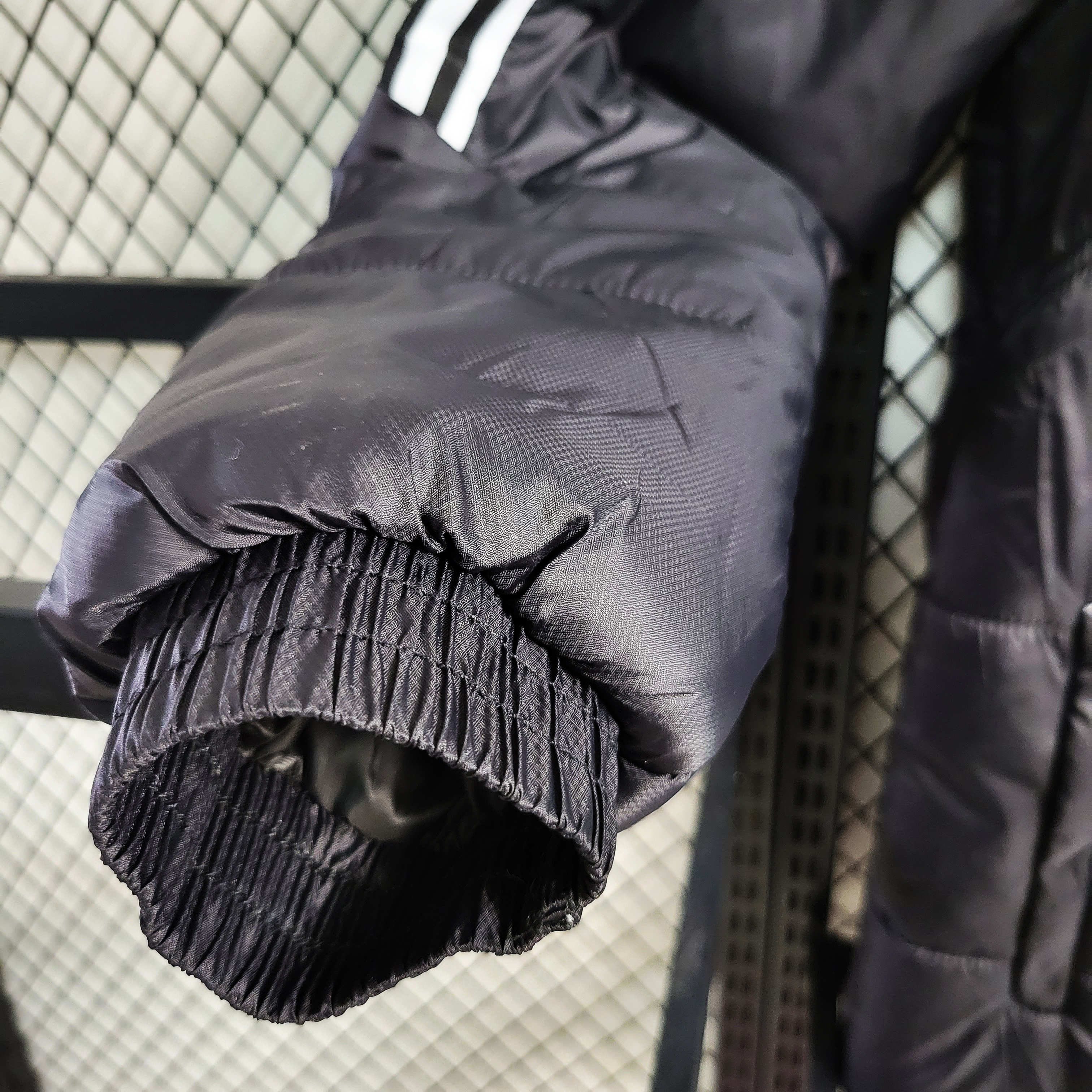 Manchester United 23-24 Men's Hooded Thermal Cotton Jacket - Black - SOCCERDEALSHOP