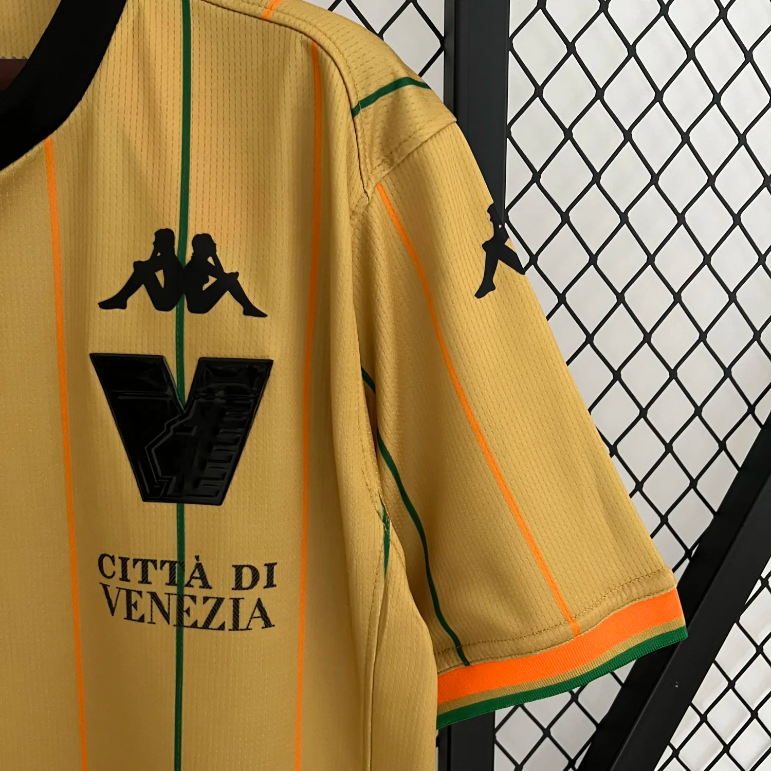 Venezia 23-24 Pre-Season GK 2 Jersey - Fans Version - SOCCERDEALSHOP