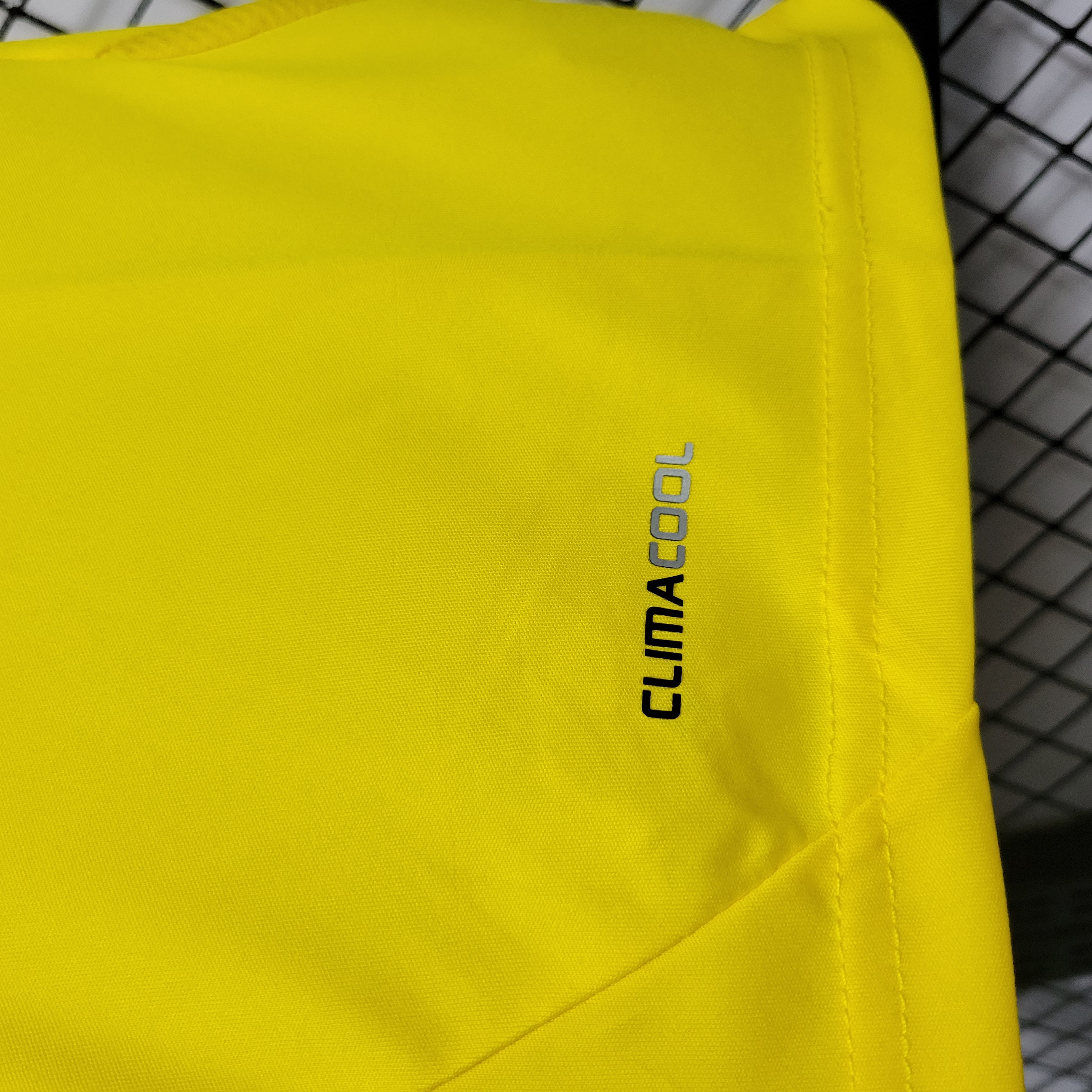 Retro Real Madrid 11-12 Yellow Goalkeeper Jersey - SOCCERDEALSHOP