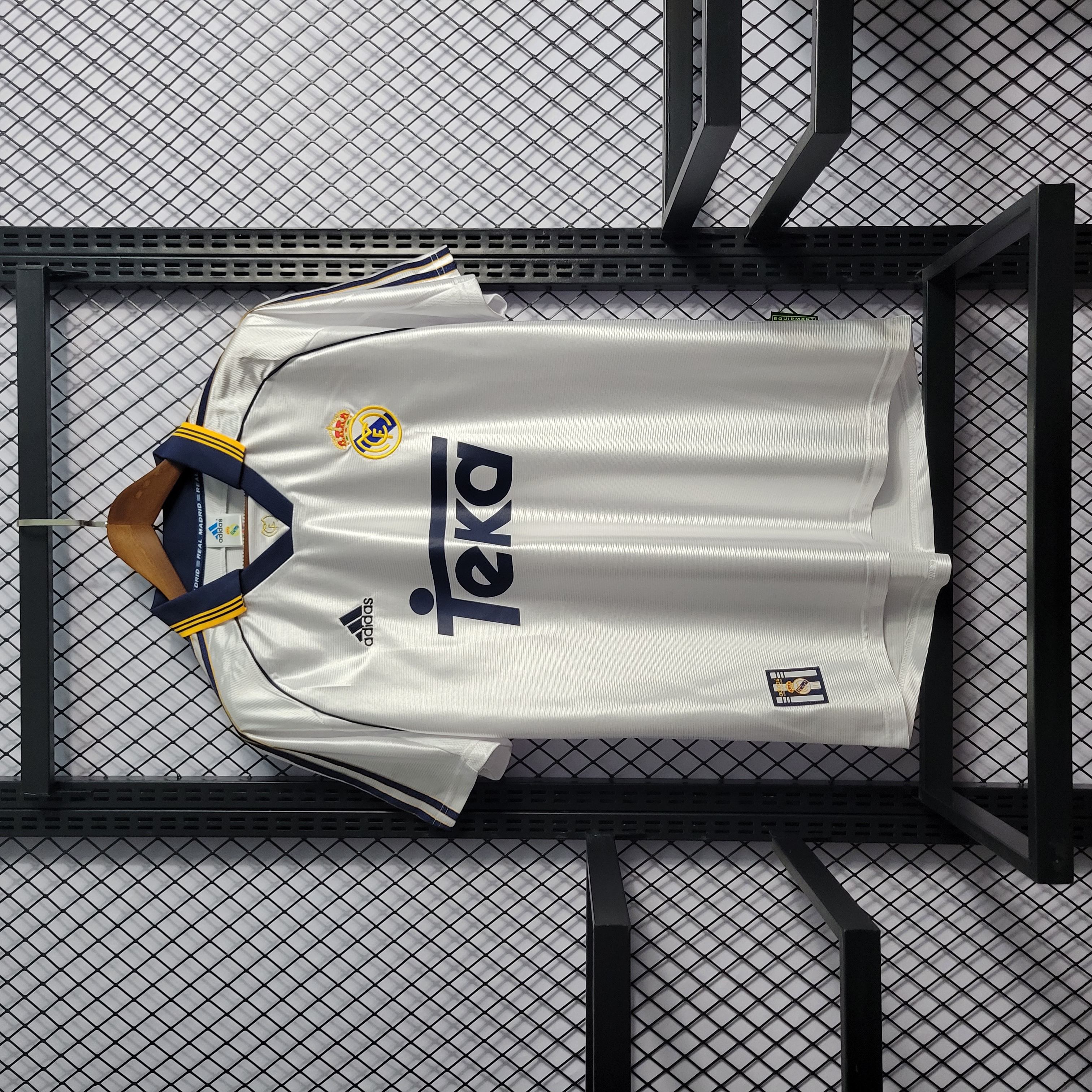 Retro Real Madrid 1998-00 Home Stadium Jersey - SOCCERDEALSHOP