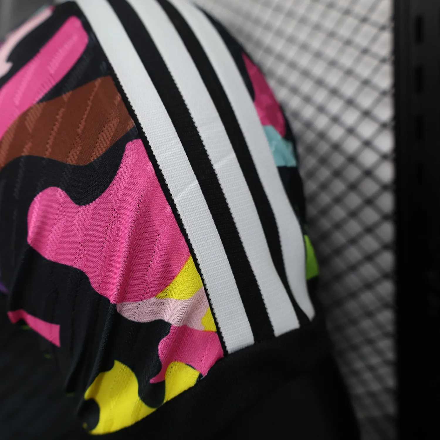 Arsenal 23-24 LOVE UNITES Pre-match Jersey - Player Version - SOCCERDEALSHOP