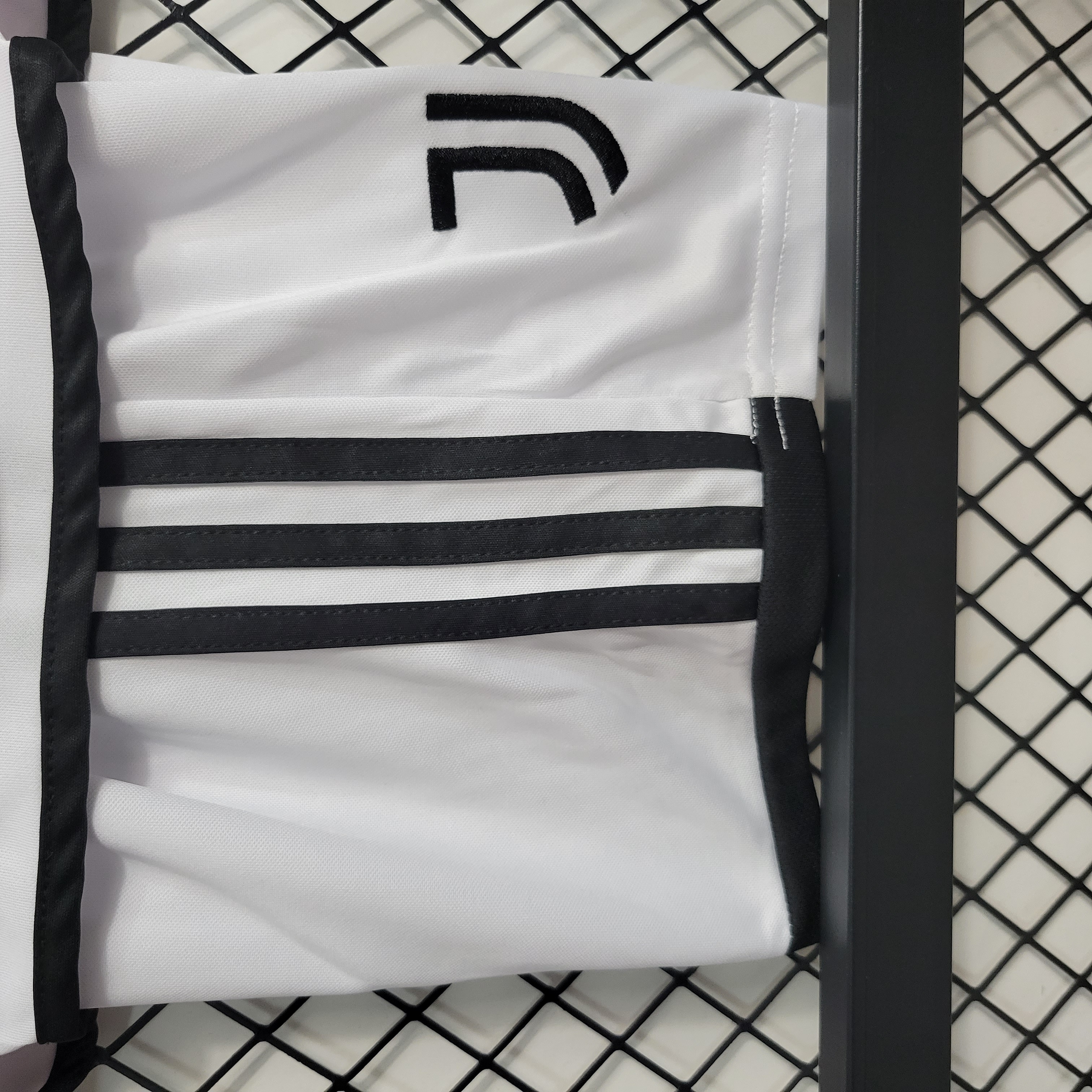 Juventus 23-24 Away Kids Kit - SOCCERDEALSHOP