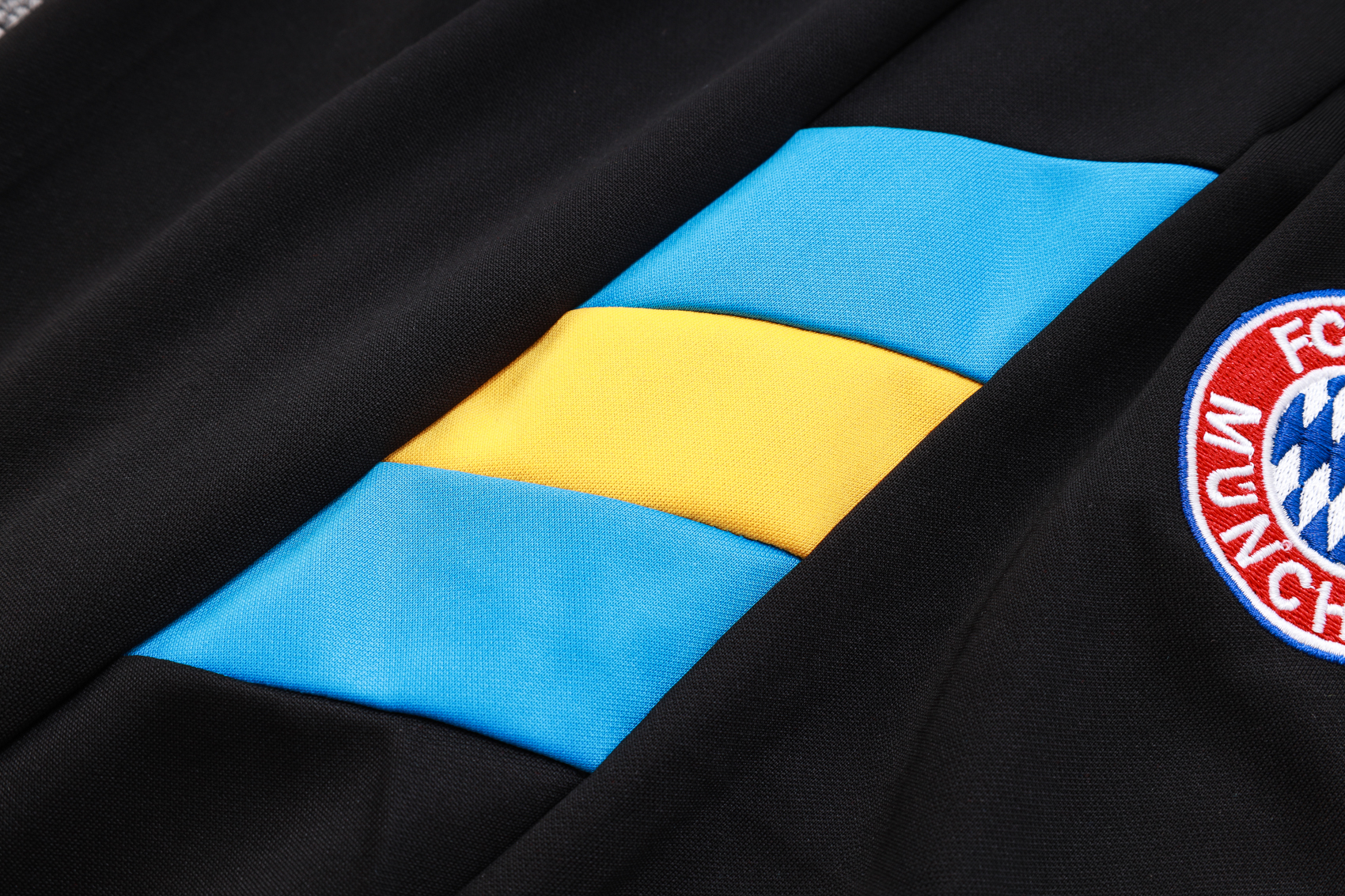 Bayern Munich 23-24 Long Sleeve Training Set -Black and Blue - SOCCERDEALSHOP