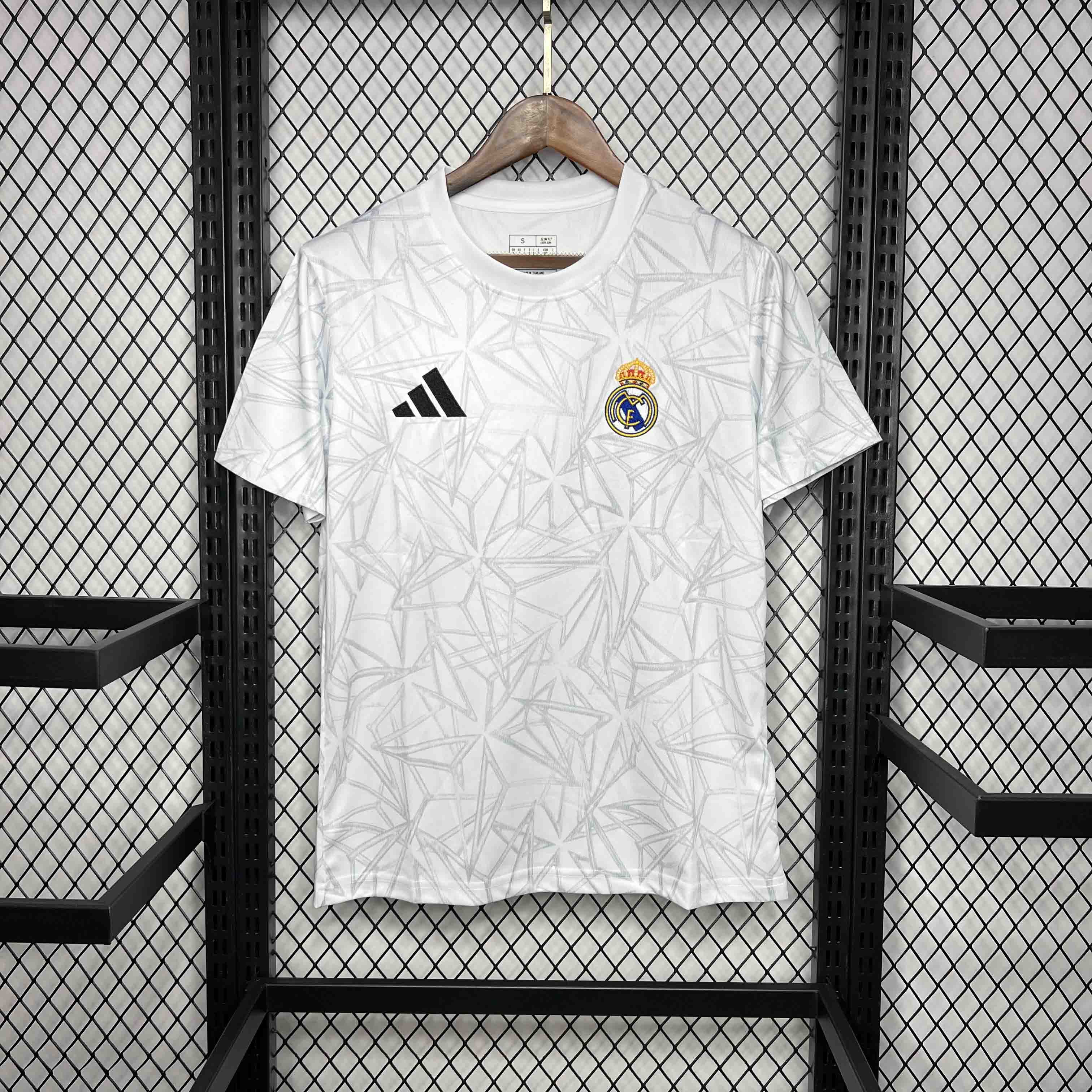Real Madrid 24-25 Training Jersey - Fans Version - SOCCERDEALSHOP