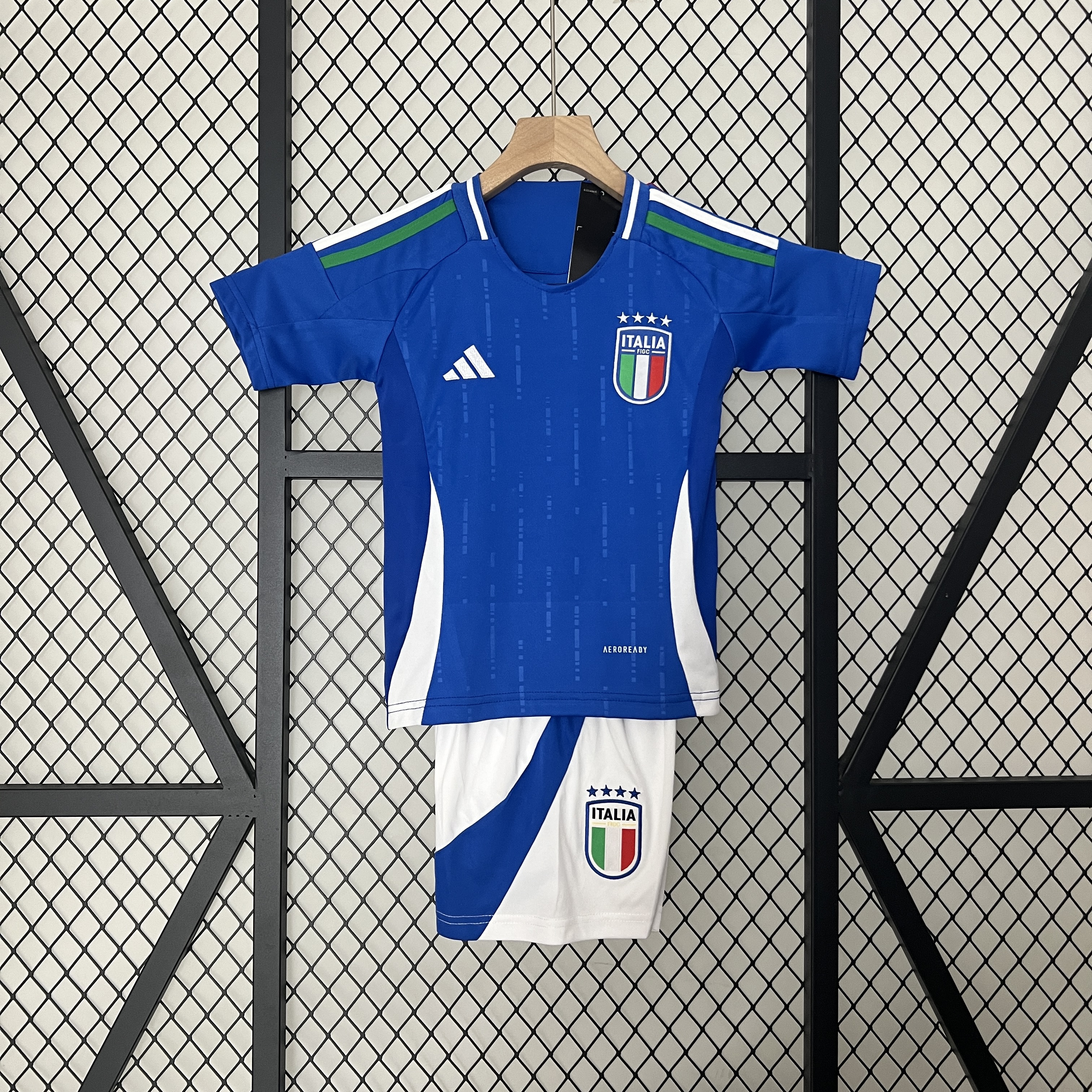 Italy 2024 Home Stadium Kids Kit - SOCCERDEALSHOP