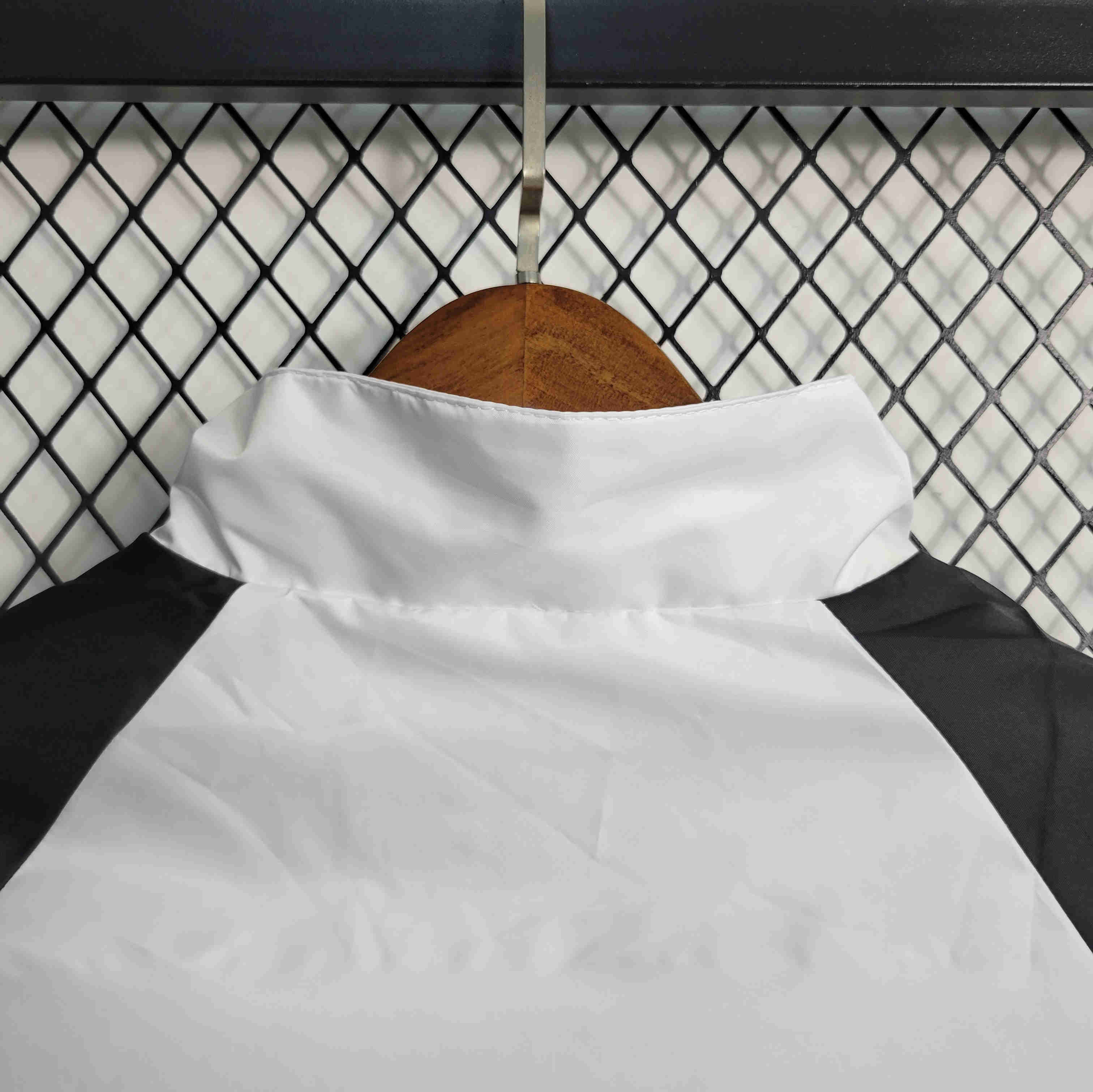 23-24 Manchester United White Windbreaker - SOCCERDEALSHOP