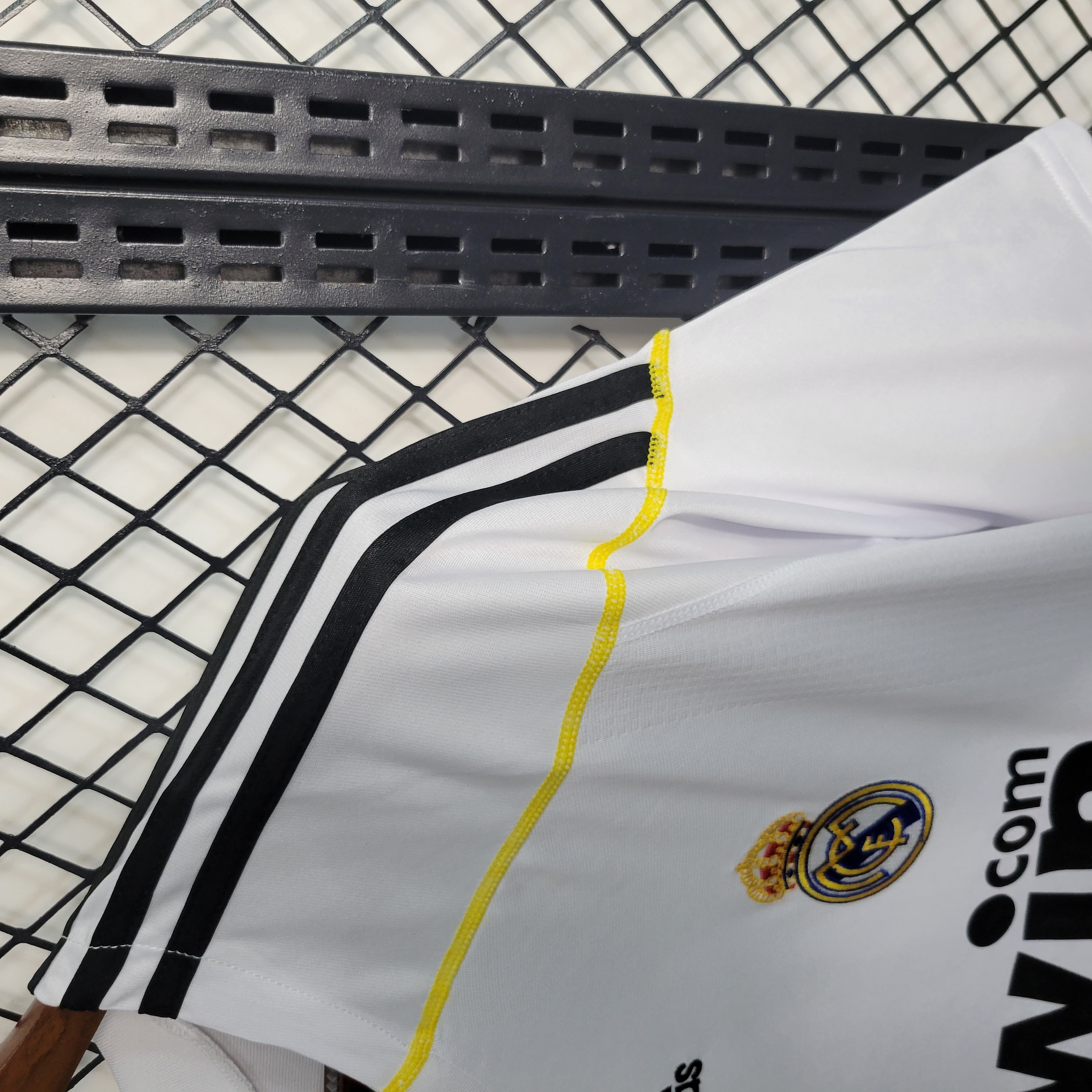 Retro Real Madrid 09-10 Home Stadium Jersey - SOCCERDEALSHOP