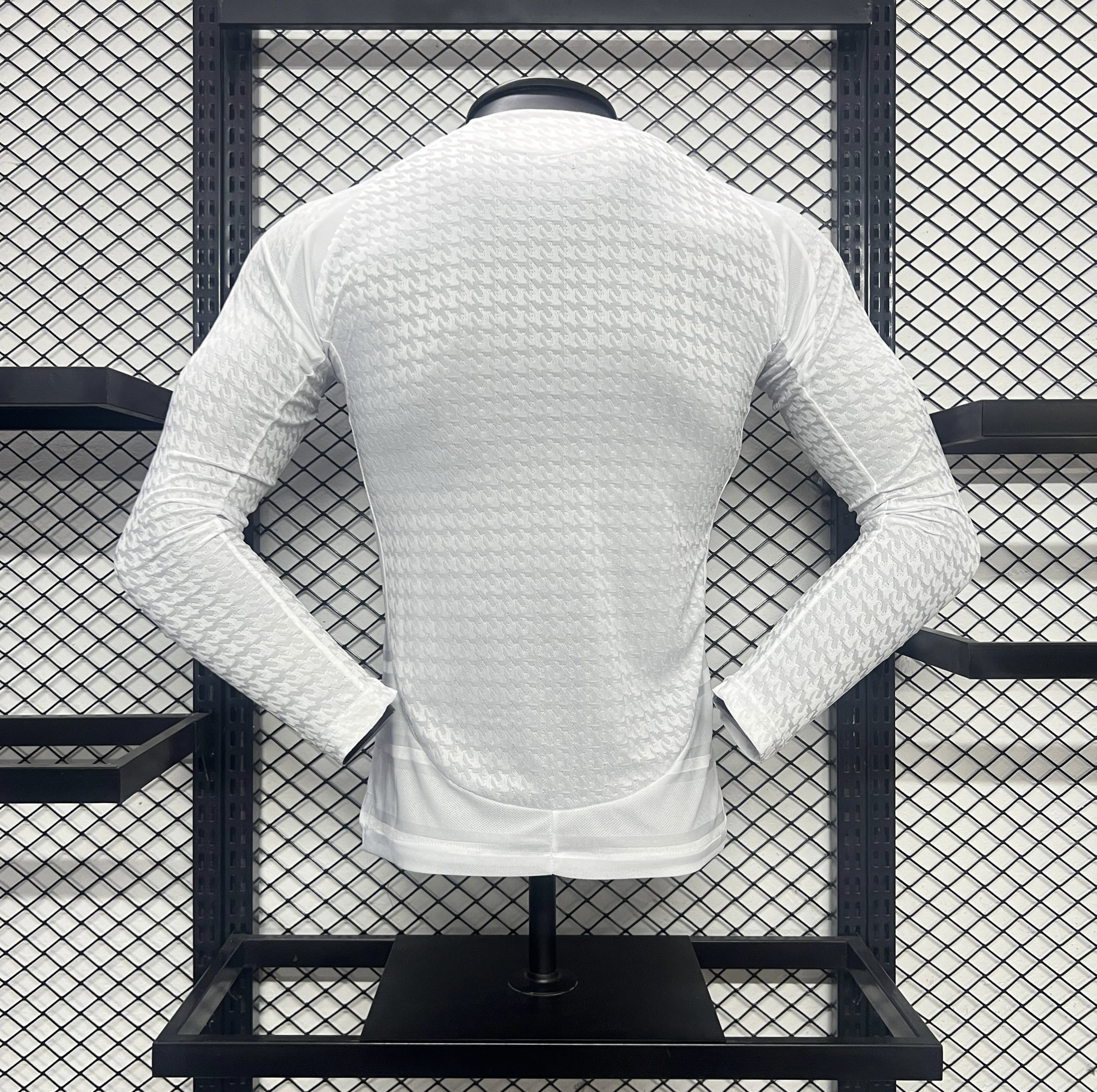 Real Madrid 24-25 Home Long Sleeve Jersey - Player Version - SOCCERDEALSHOP