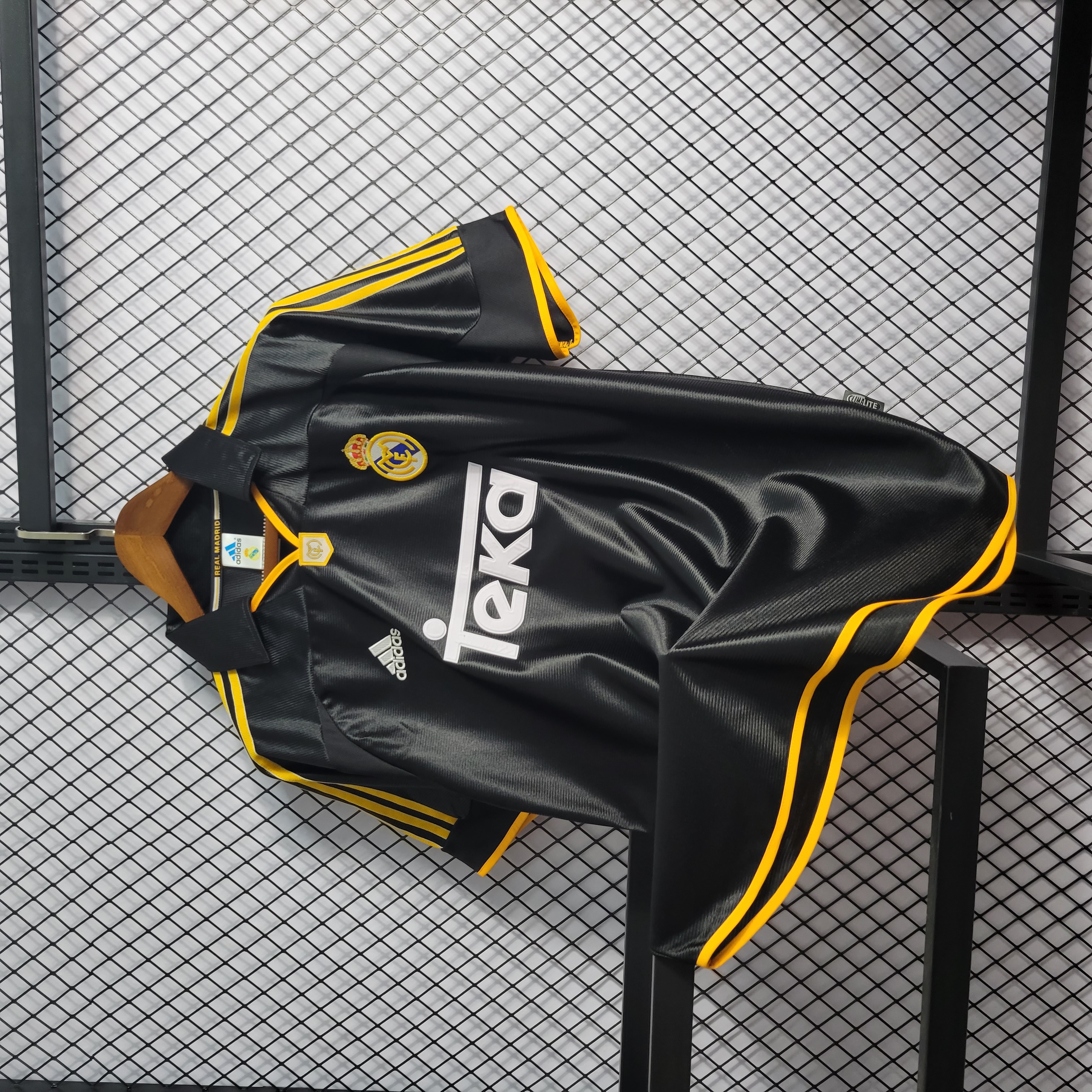 Retro Real Madrid 1999-01 Third Jersey - SOCCERDEALSHOP