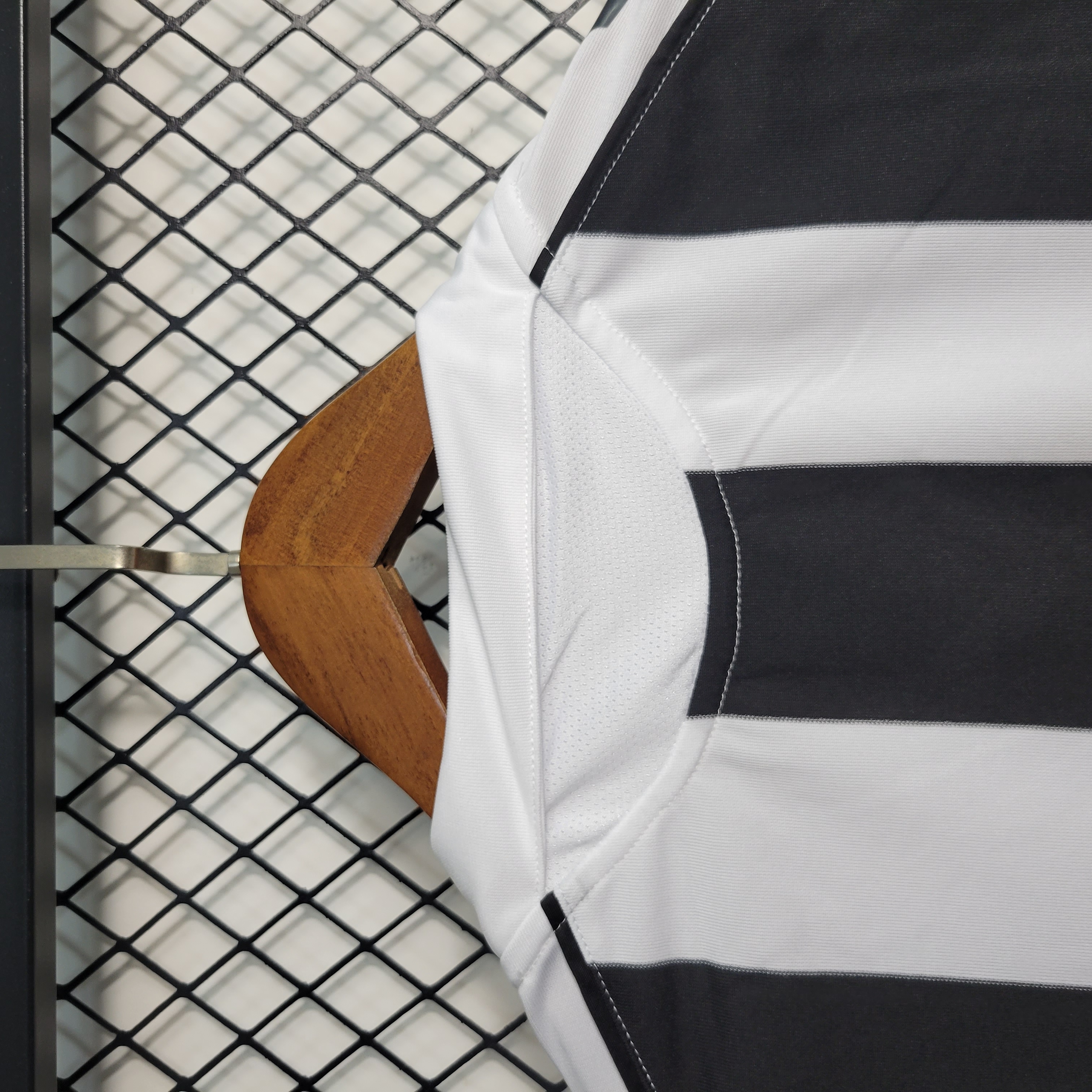 Retro Newcastle United 04-06 Home Stadium Jersey - SOCCERDEALSHOP