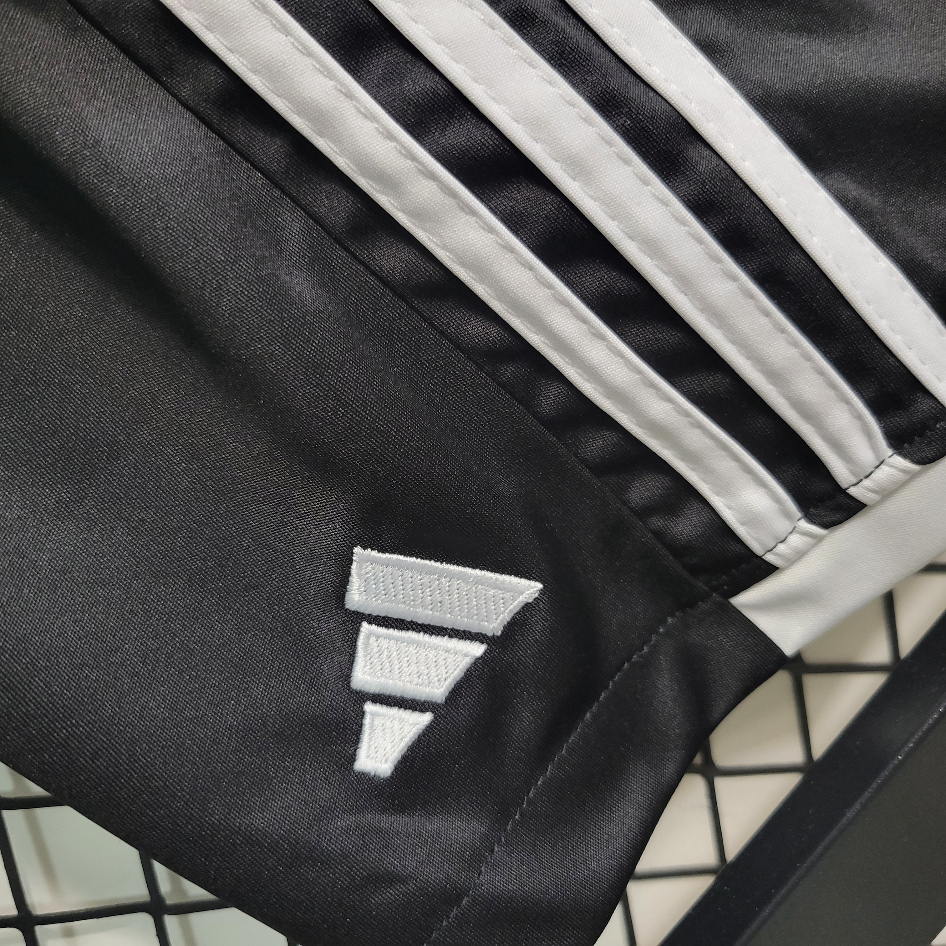 Manchester United 23-24 Away Kids Kit - SOCCERDEALSHOP