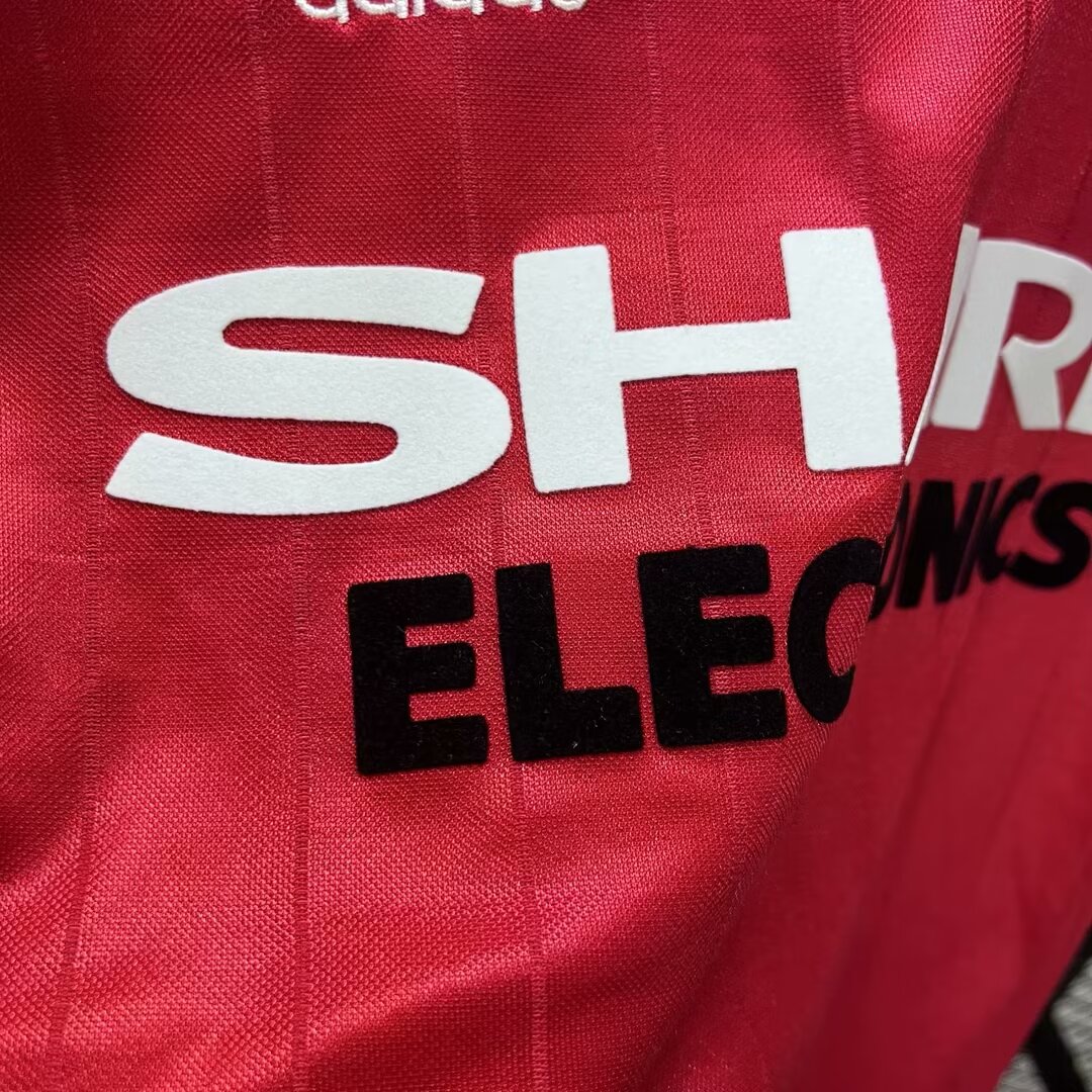 Manchester United Retro 82-83 Home Stadium Jersey - SOCCERDEALSHOP