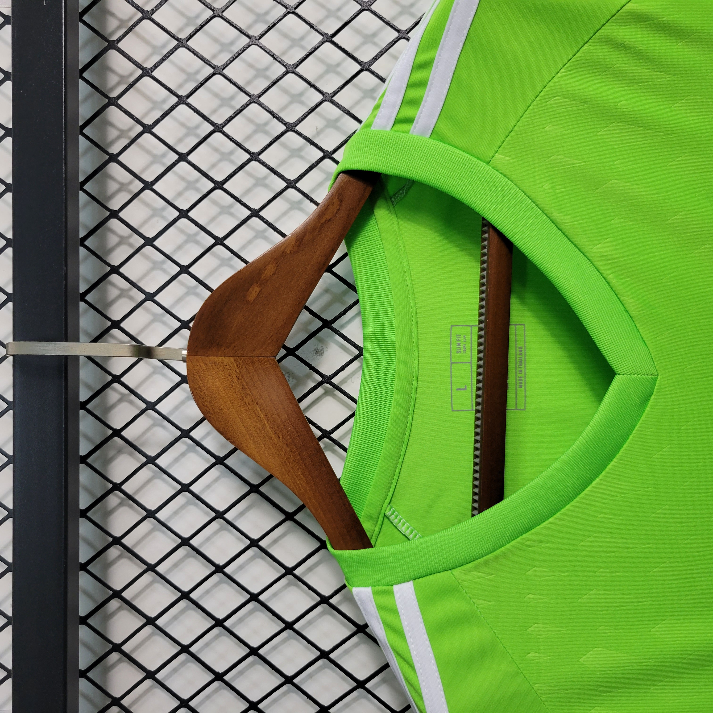 Manchester United 23-24 Green Goalkeeper Jersey - Fans Version - SOCCERDEALSHOP