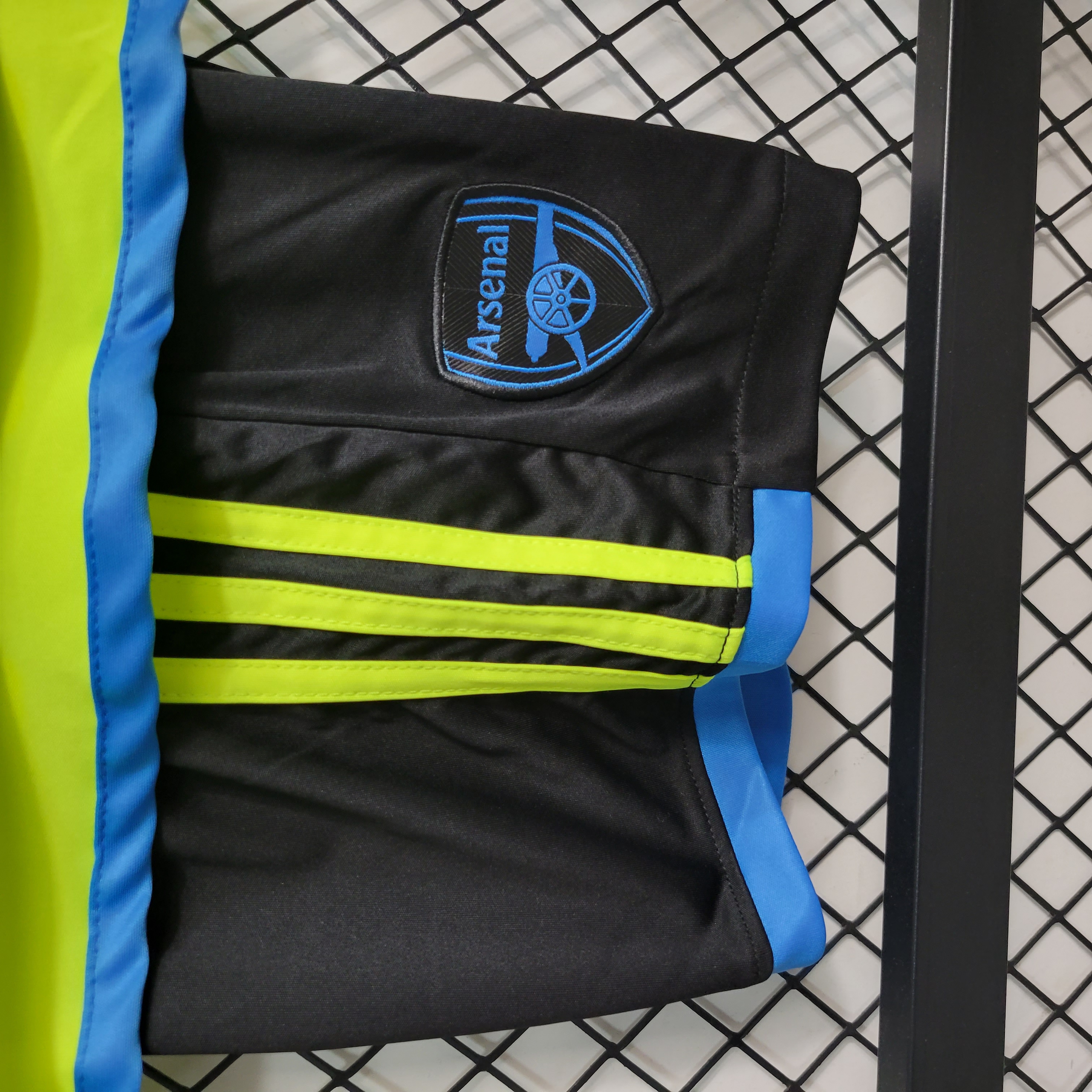 Arsenal 23-24 Away Kids Kit - SOCCERDEALSHOP