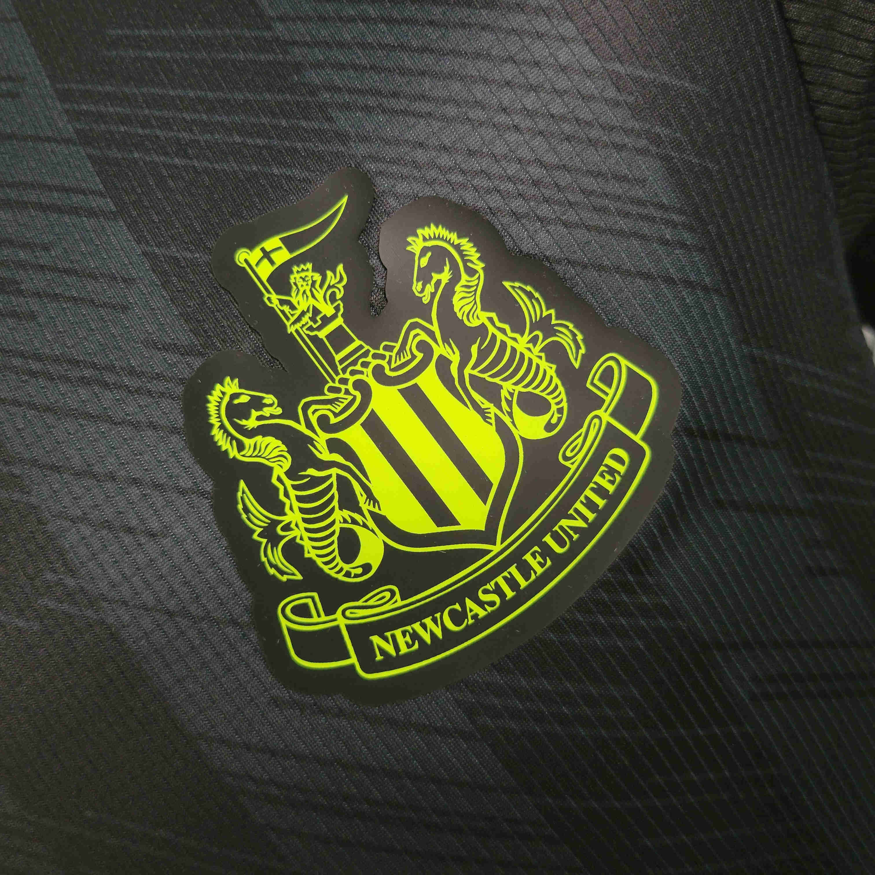 Newcastle United 23-24 Training Jersey - Player Version - SOCCERDEALSHOP