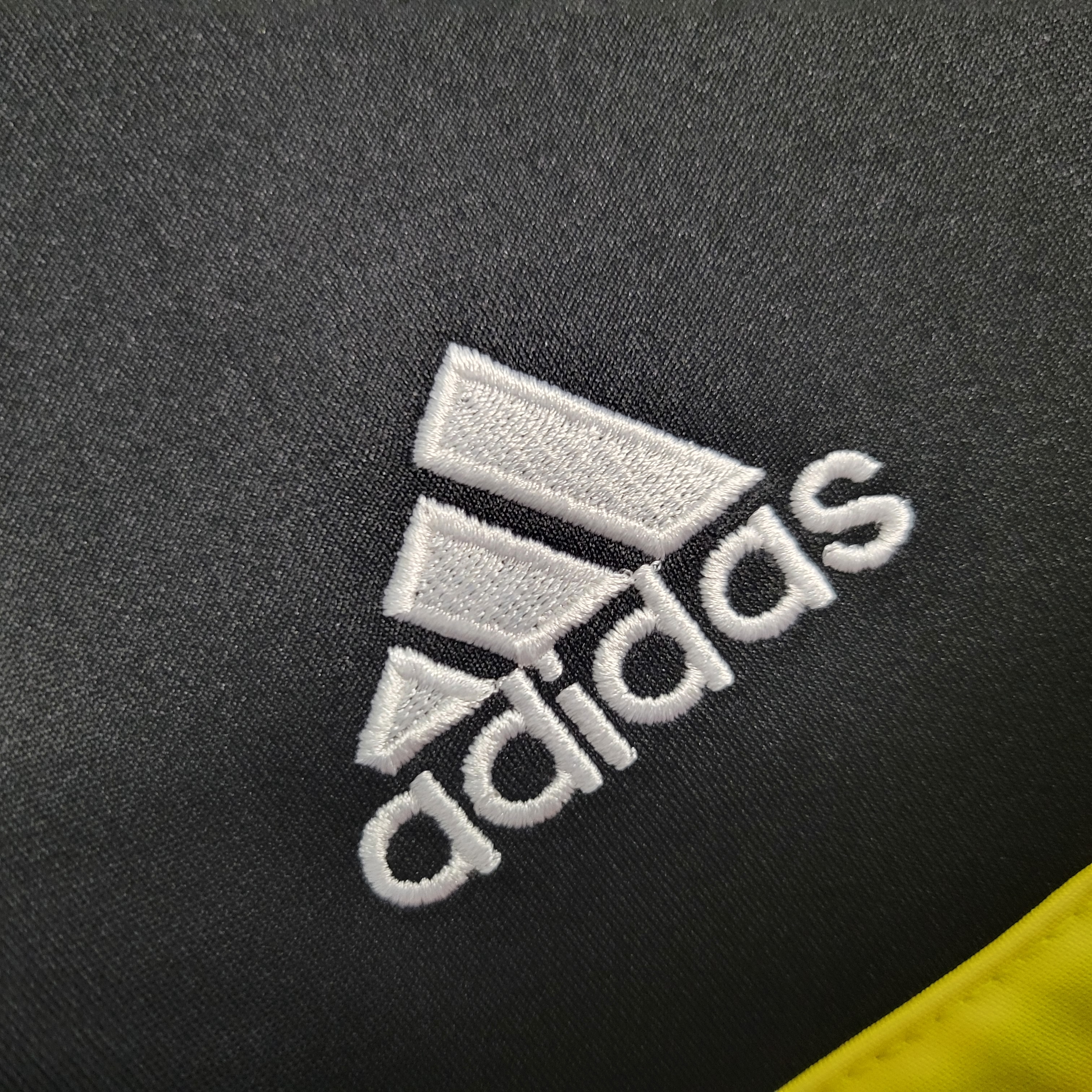 Retro Real Madrid 11-12 Black Goalkeeper Jersey - SOCCERDEALSHOP