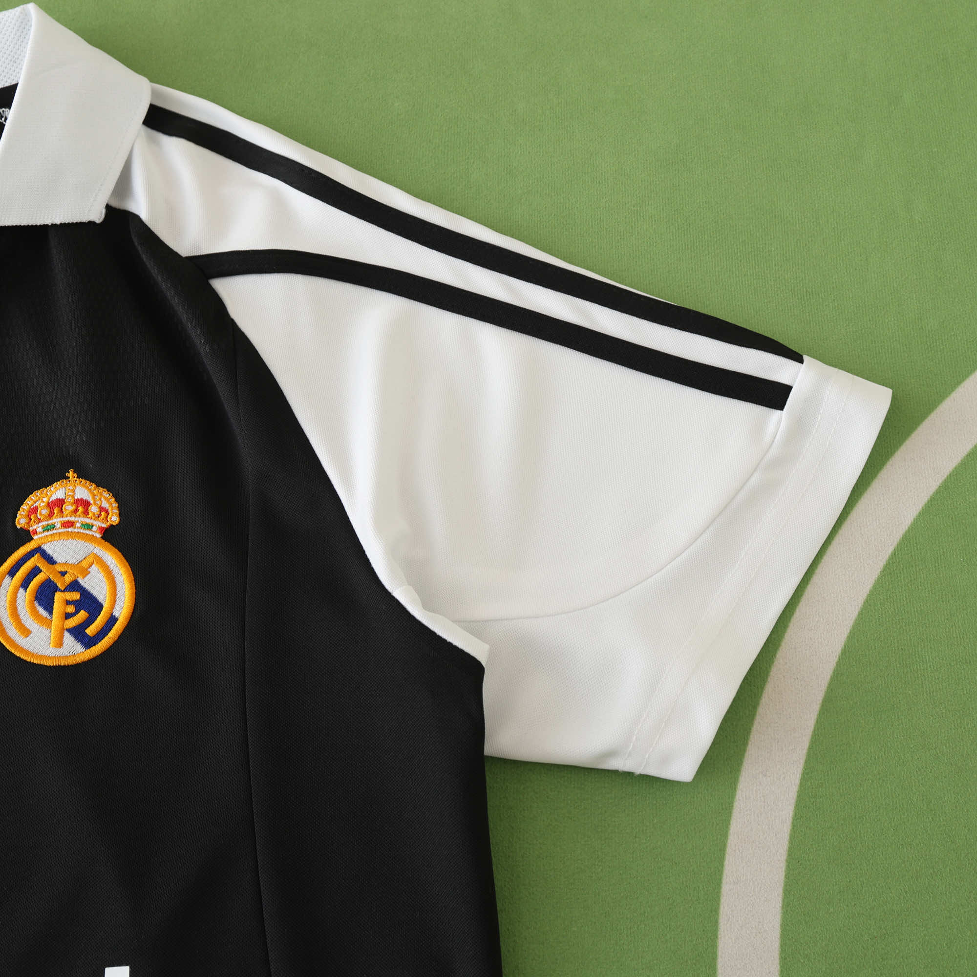 Retro Real Madrid 2001-02 Away Jersey - SOCCERDEALSHOP