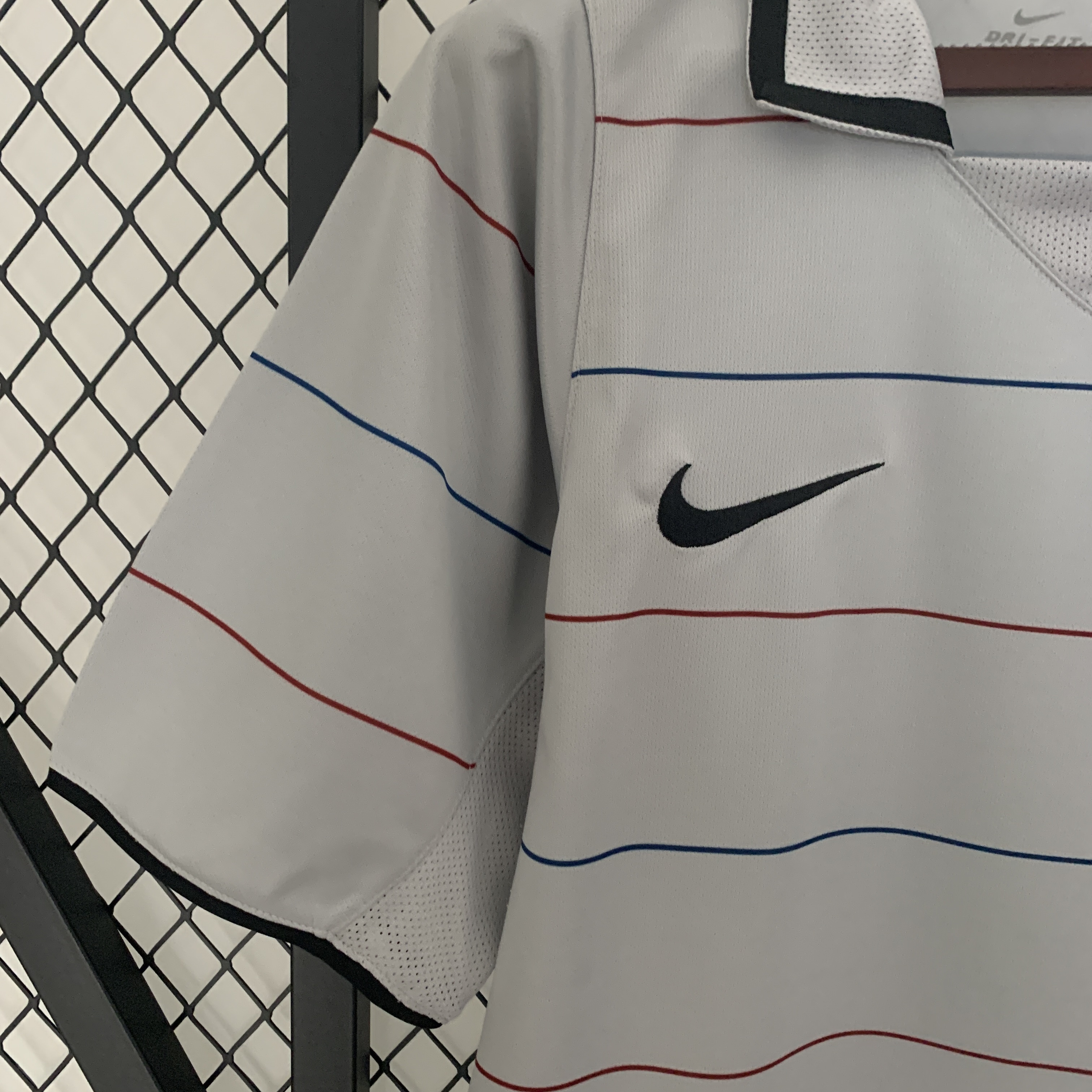 B.A.R.S.A Retro 03-04 Away Stadium Jersey - SOCCERDEALSHOP