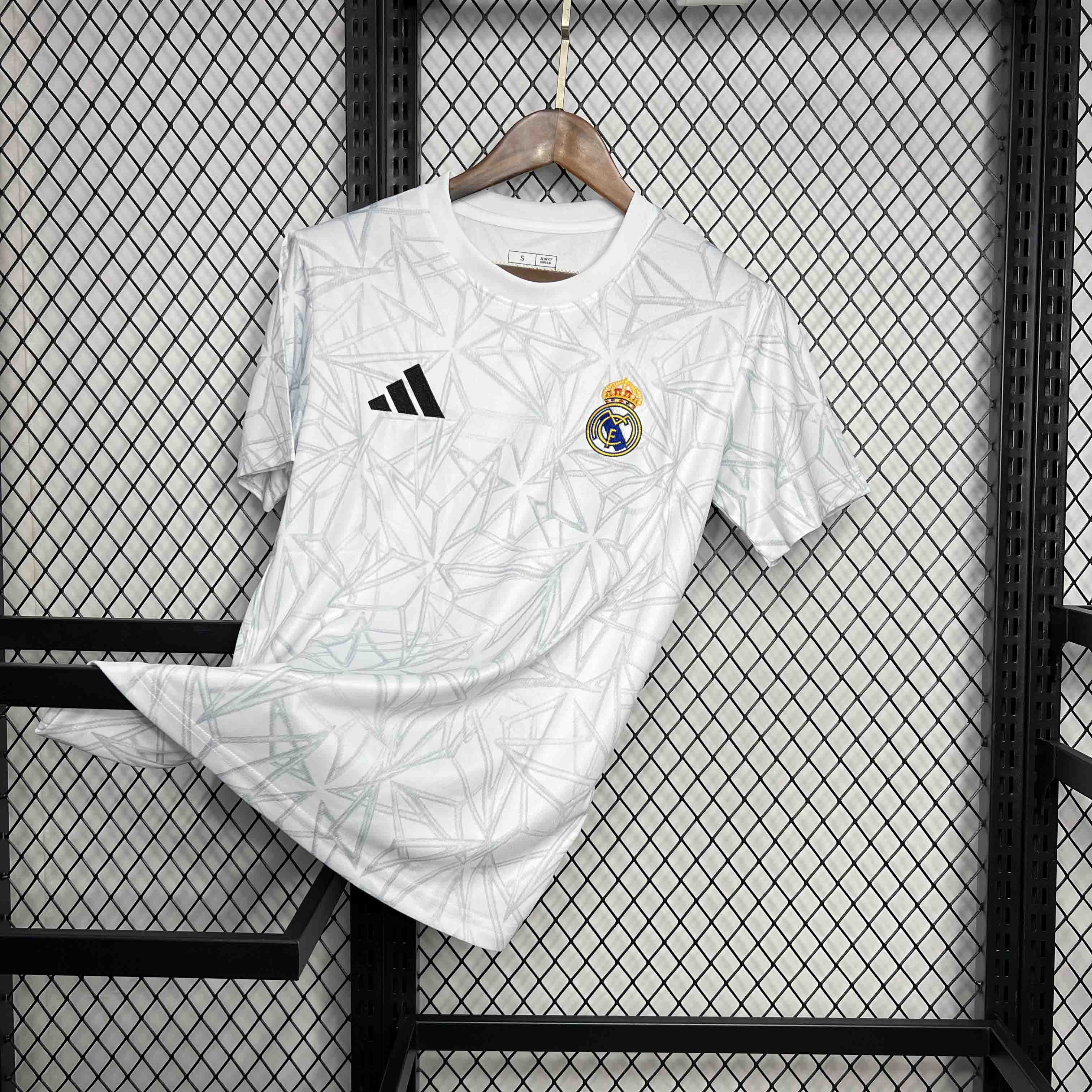 Real Madrid 24-25 Training Jersey - Fans Version - SOCCERDEALSHOP