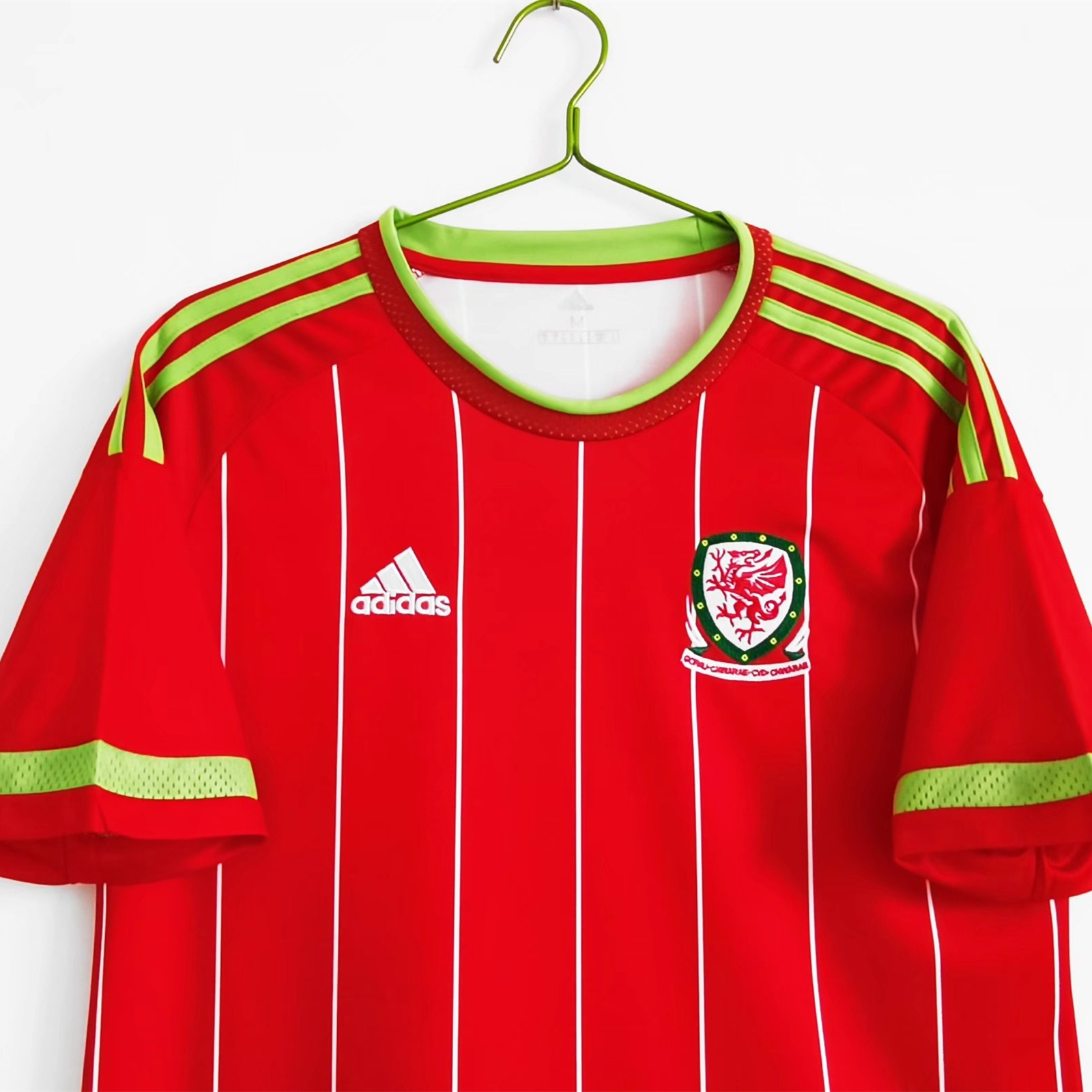 Retro Wales 2015 Home Stadium Jersey - SOCCERDEALSHOP