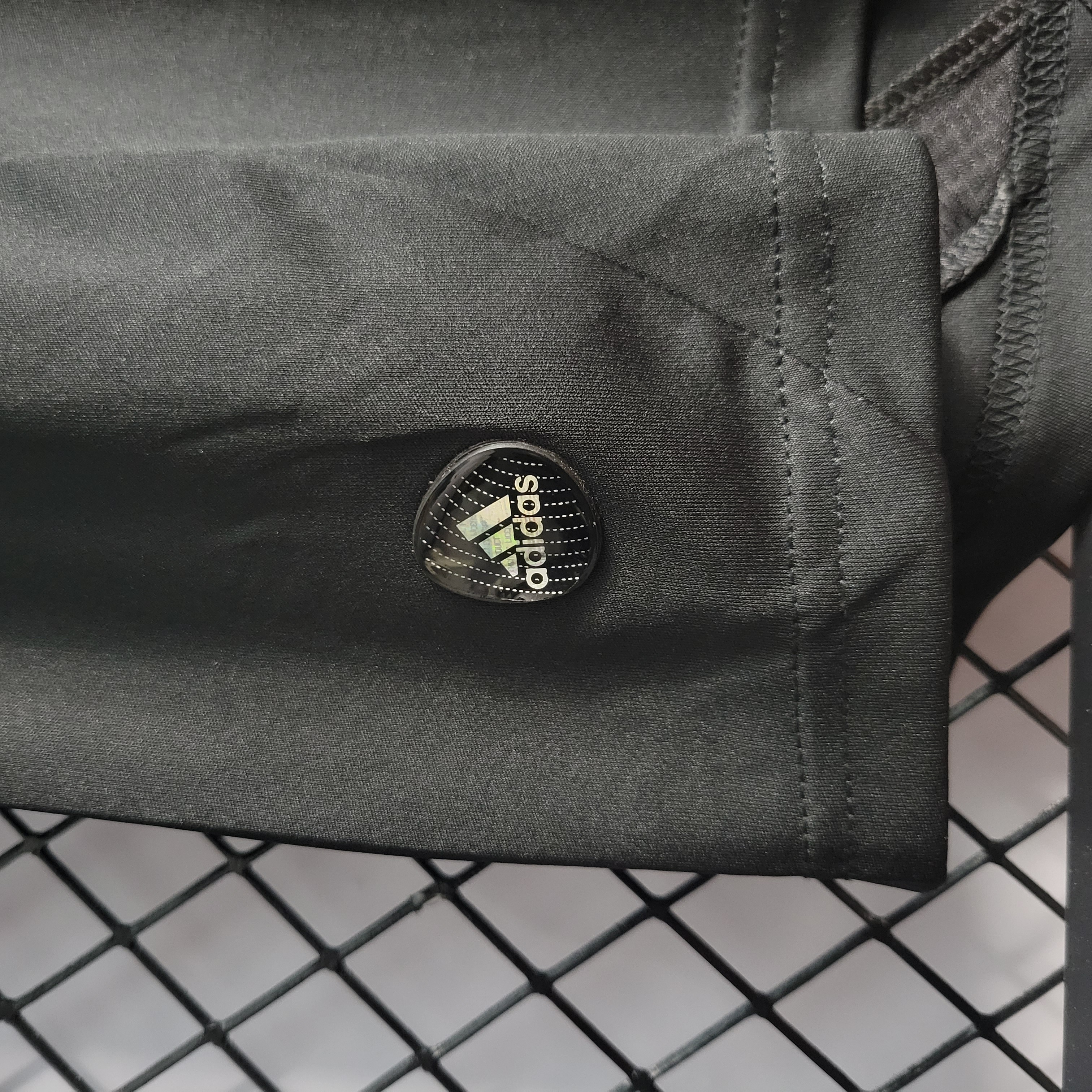 Retro Real Madrid 11-12 Black Goalkeeper Jersey - SOCCERDEALSHOP