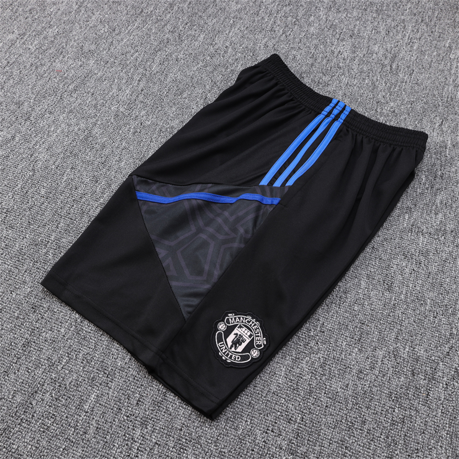 Manchester United 23-24 Vest Training Set Black Line - SOCCERDEALSHOP